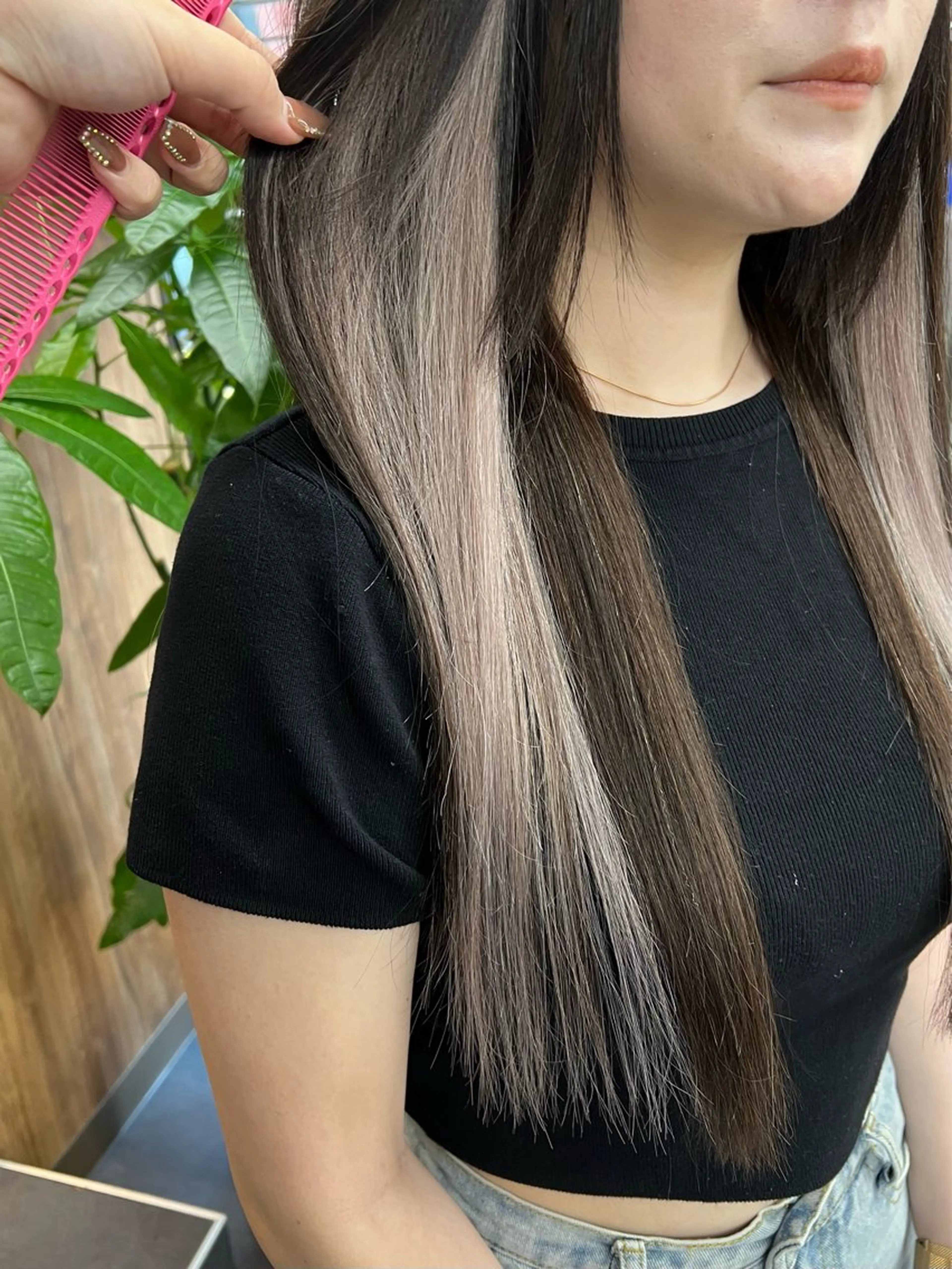 ロング カラー シールエクステ 黒髪 ブラウンカラー イヤリングカラー インナーカラー ショート/ウルフ カットモデル募集のヘアスタイル