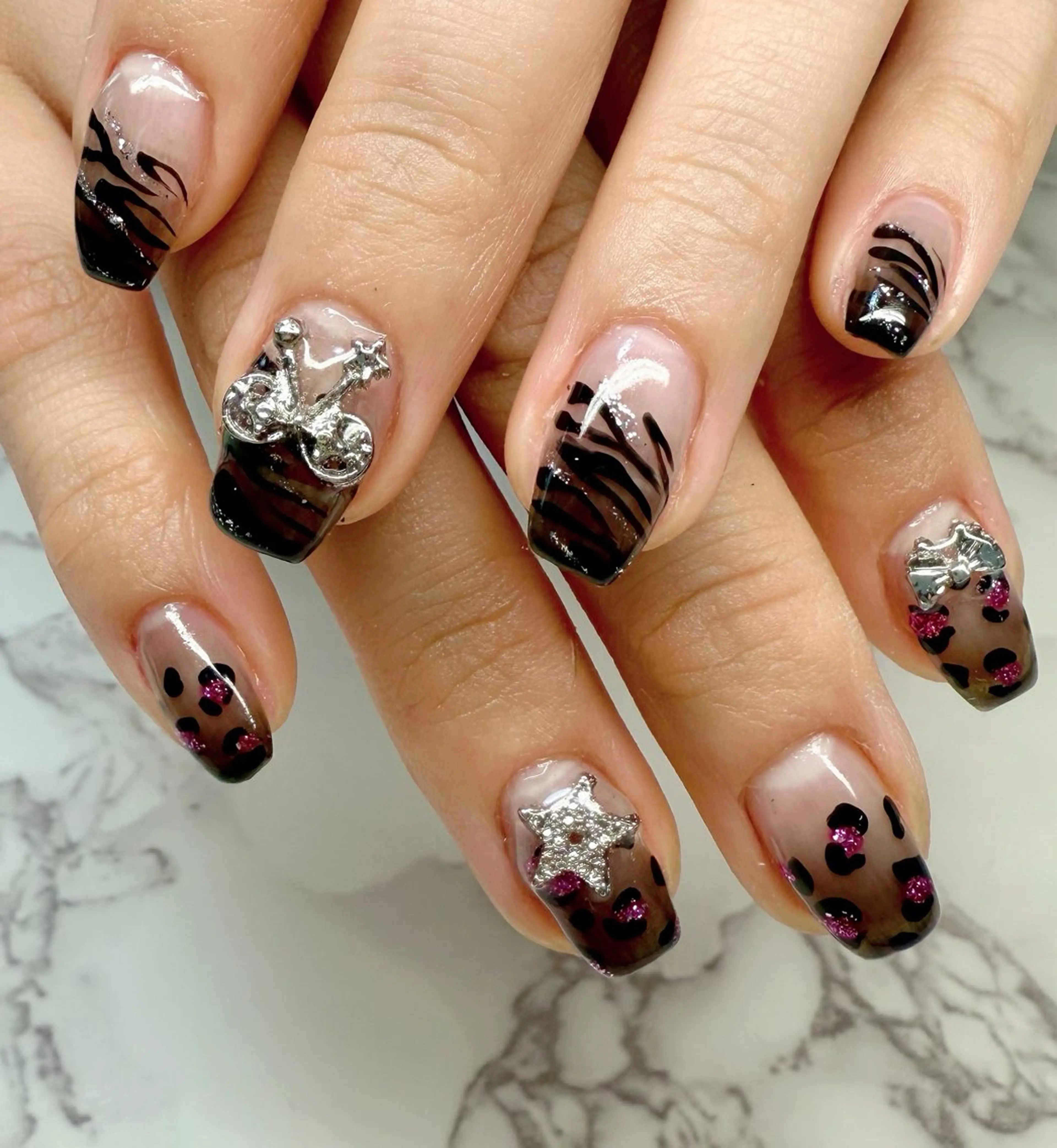 ネイル アニマル柄 アートネイル チークネイル フレンチネイル 氷ネイル・うるうるネイル Mai’s nailのネイルデザイン