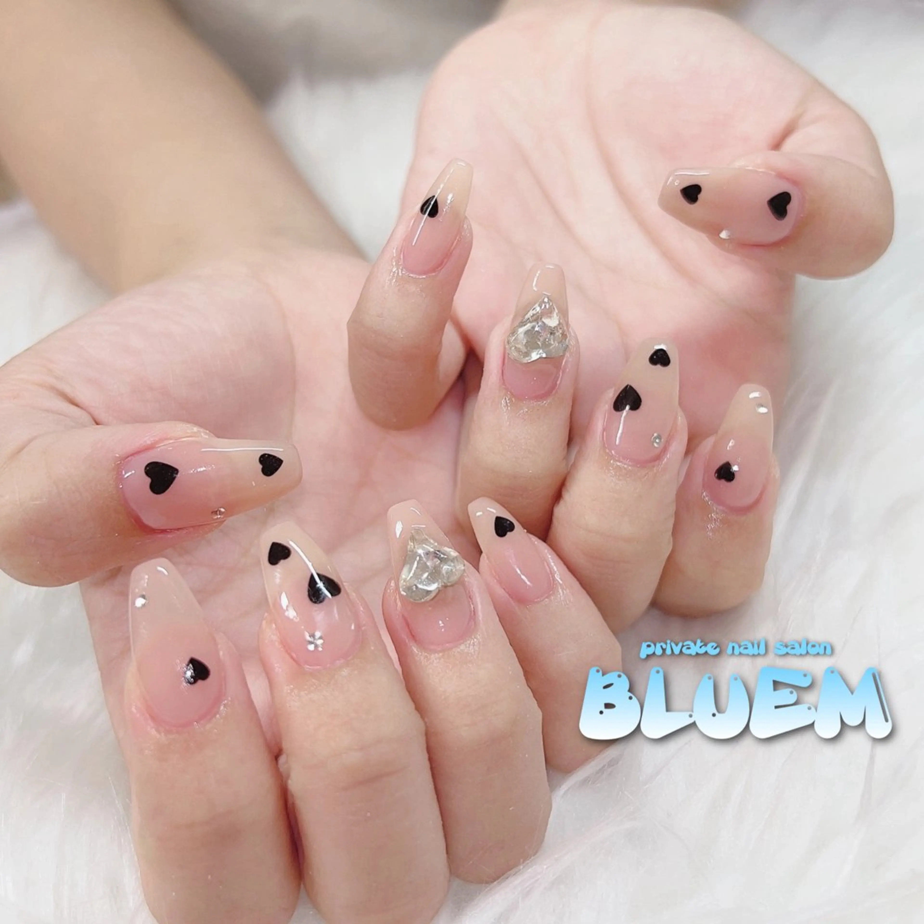 ネイル ハンドネイル BLUEM なな🐶のネイルデザイン