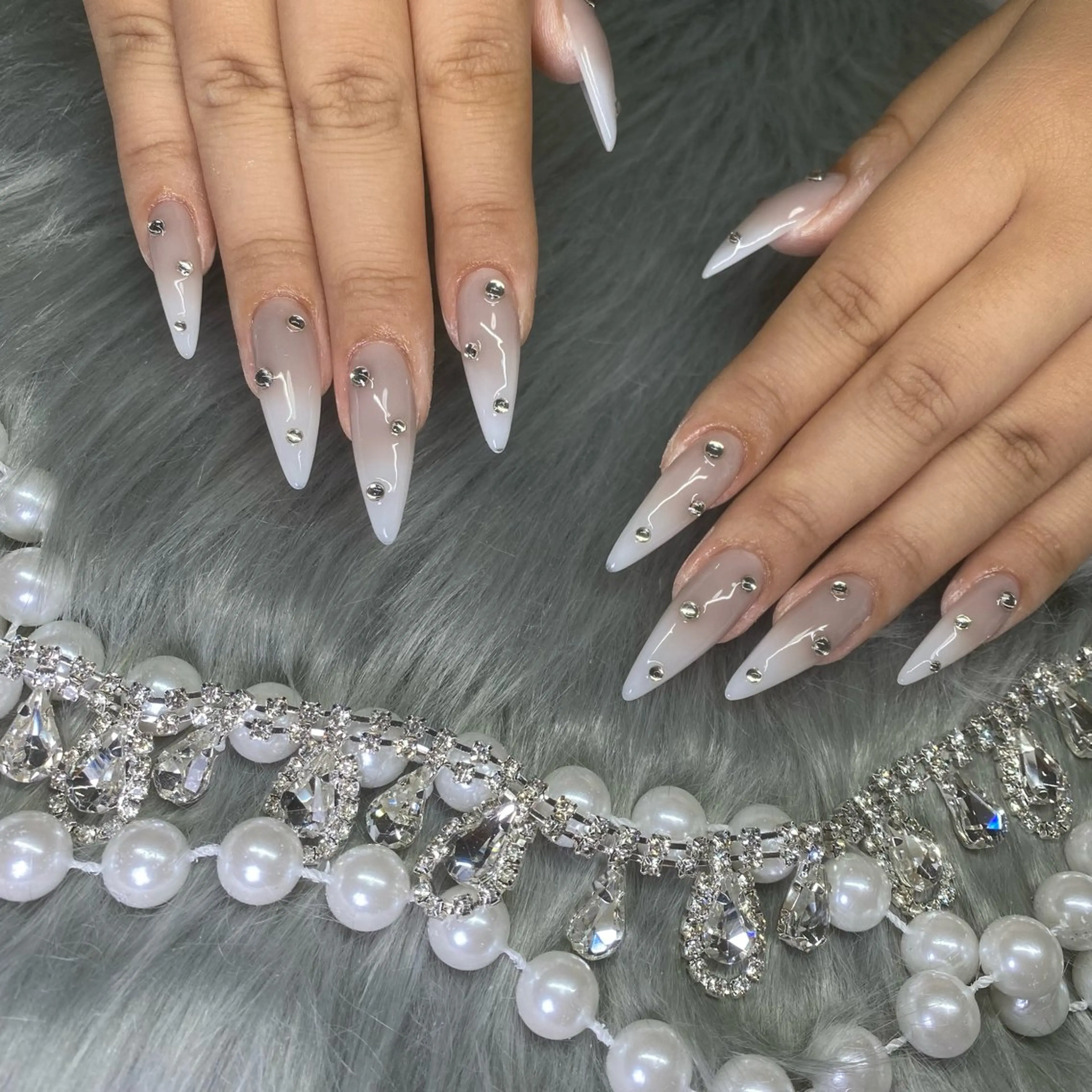 ネイル フレンチネイル ジェルネイル 韓国ネイル ロングネイル マグネットネイル ハンドネイル Nail Salon Growのネイルデザイン