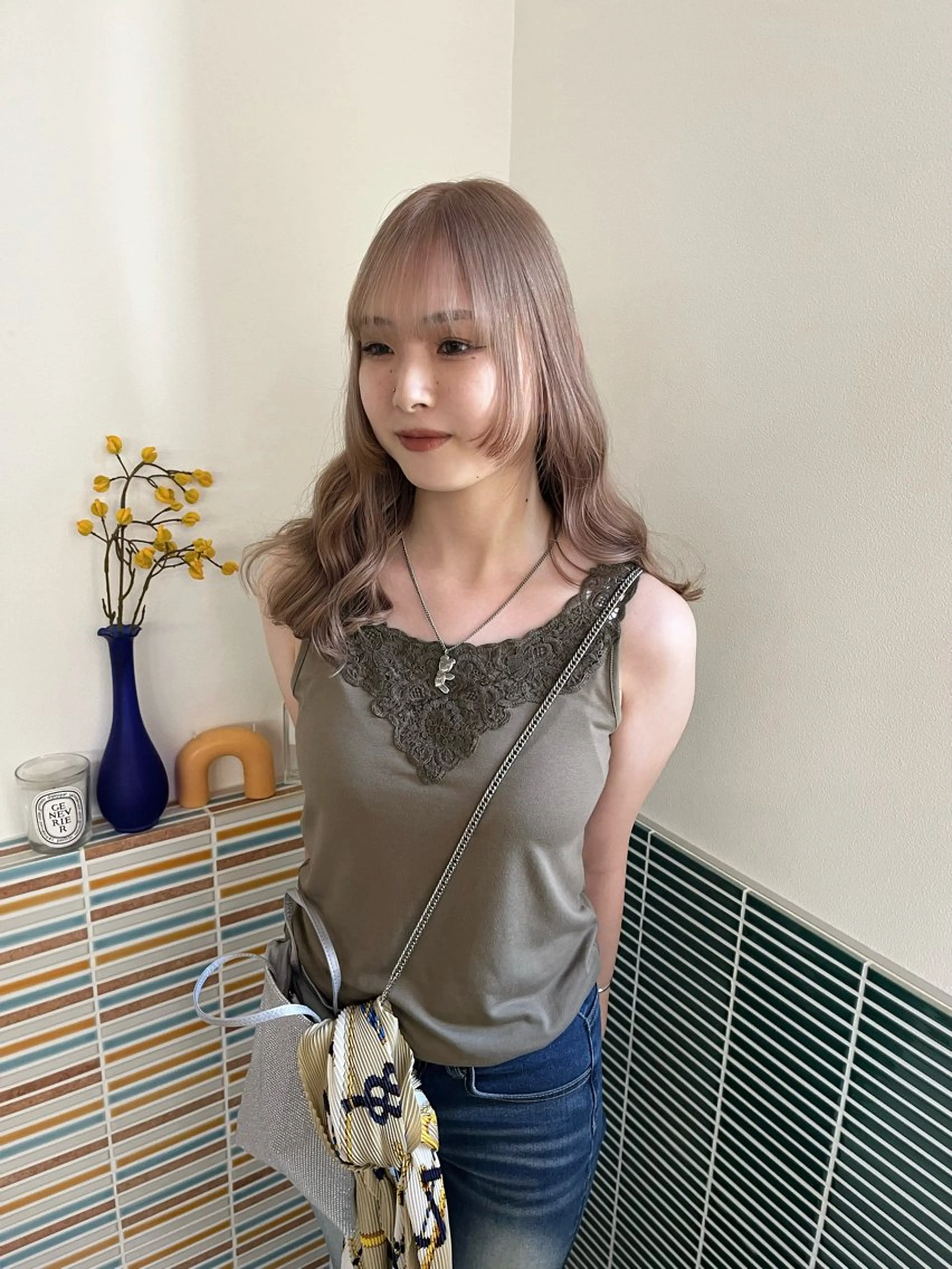 ミディアム カラー ベージュカラー ブリーチ ミルクティーベージュ カット ヘアカラー トリートメント 🩷ハイトーン透明感 レイヤー🩷ユリカのヘアスタイル