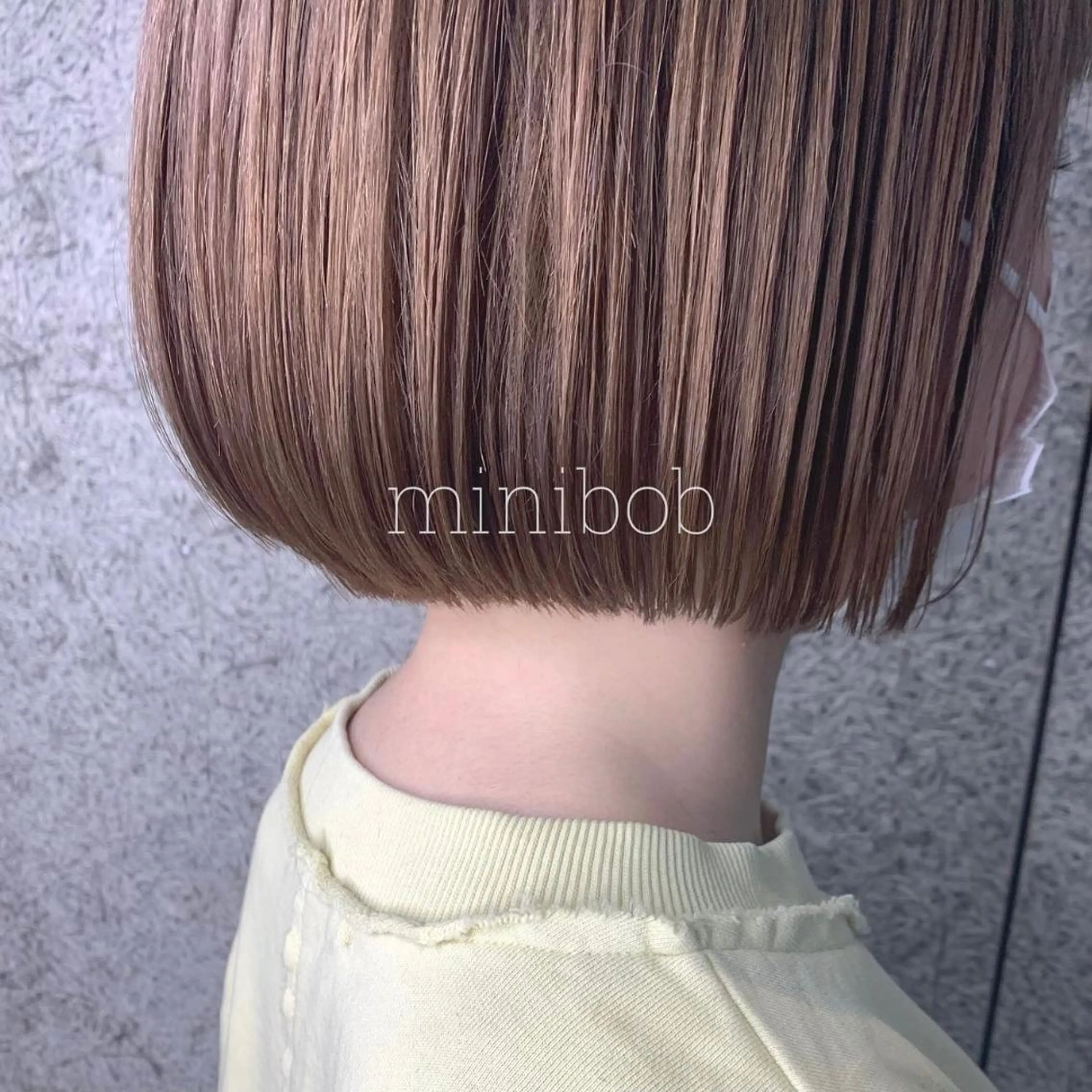 ショート カラー RINA🧤 デザインとボブのヘアスタイル