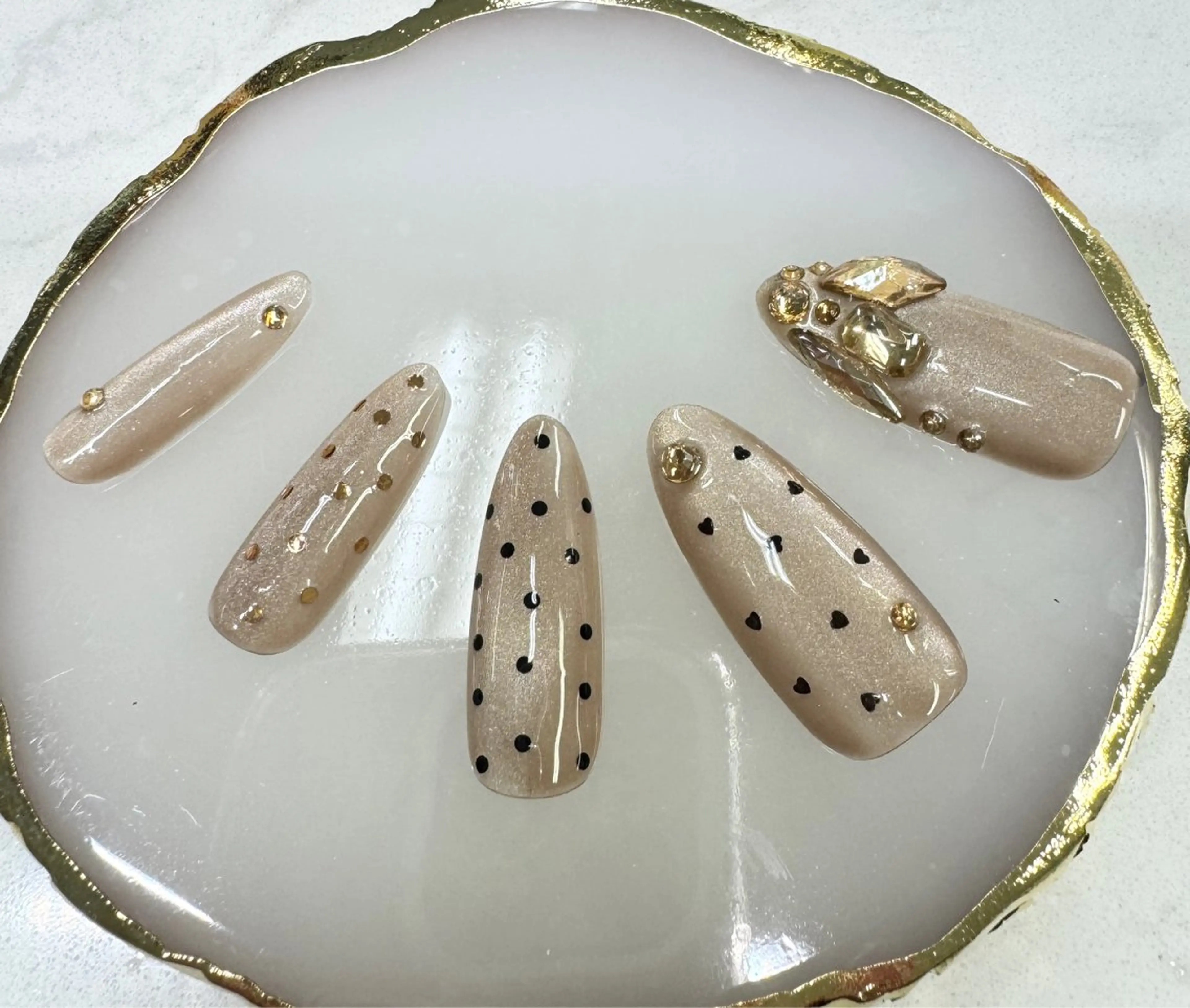 ネイル アートネイル フレンチネイル ジェルネイル ガラスフレンチ グラデーション Queeens nailのネイルデザイン