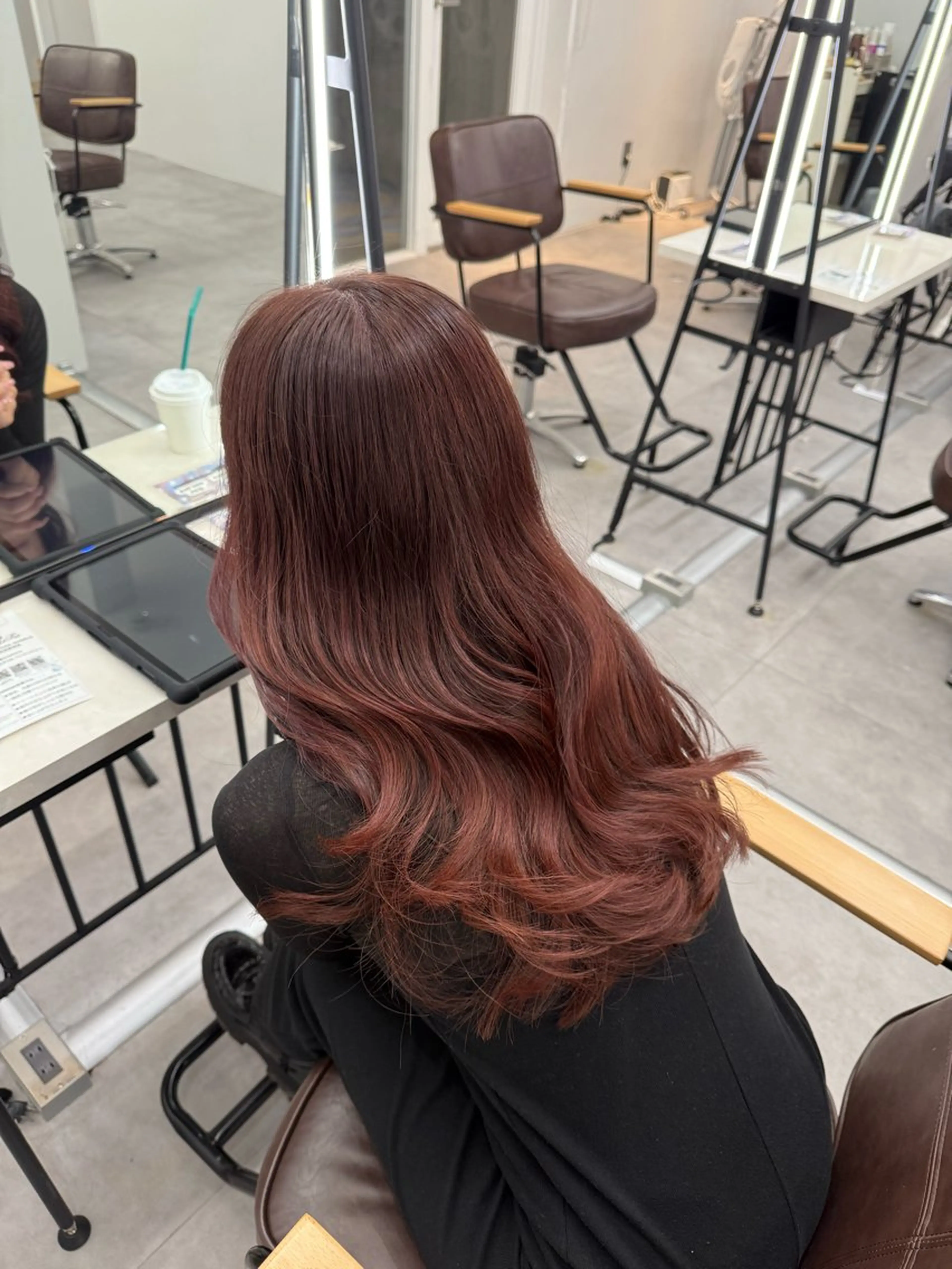 ロング カラー ブリーチ ブリーチなしカラー ピンクカラー 宇田川 結菜のヘアスタイル