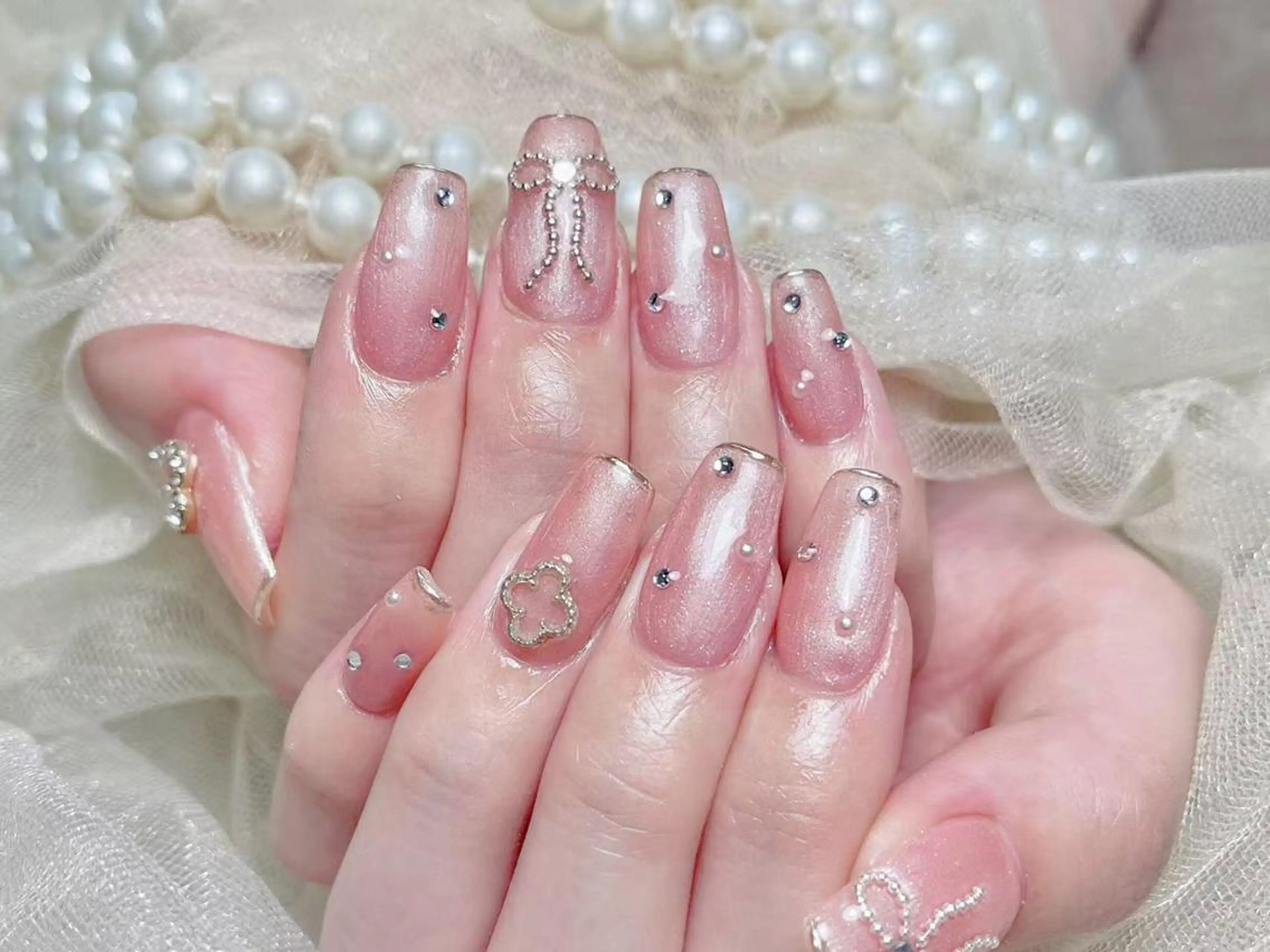 ネイル アートネイル オーロラネイル チークネイル 成人式 長さ出し Yui 🧀のネイルデザイン