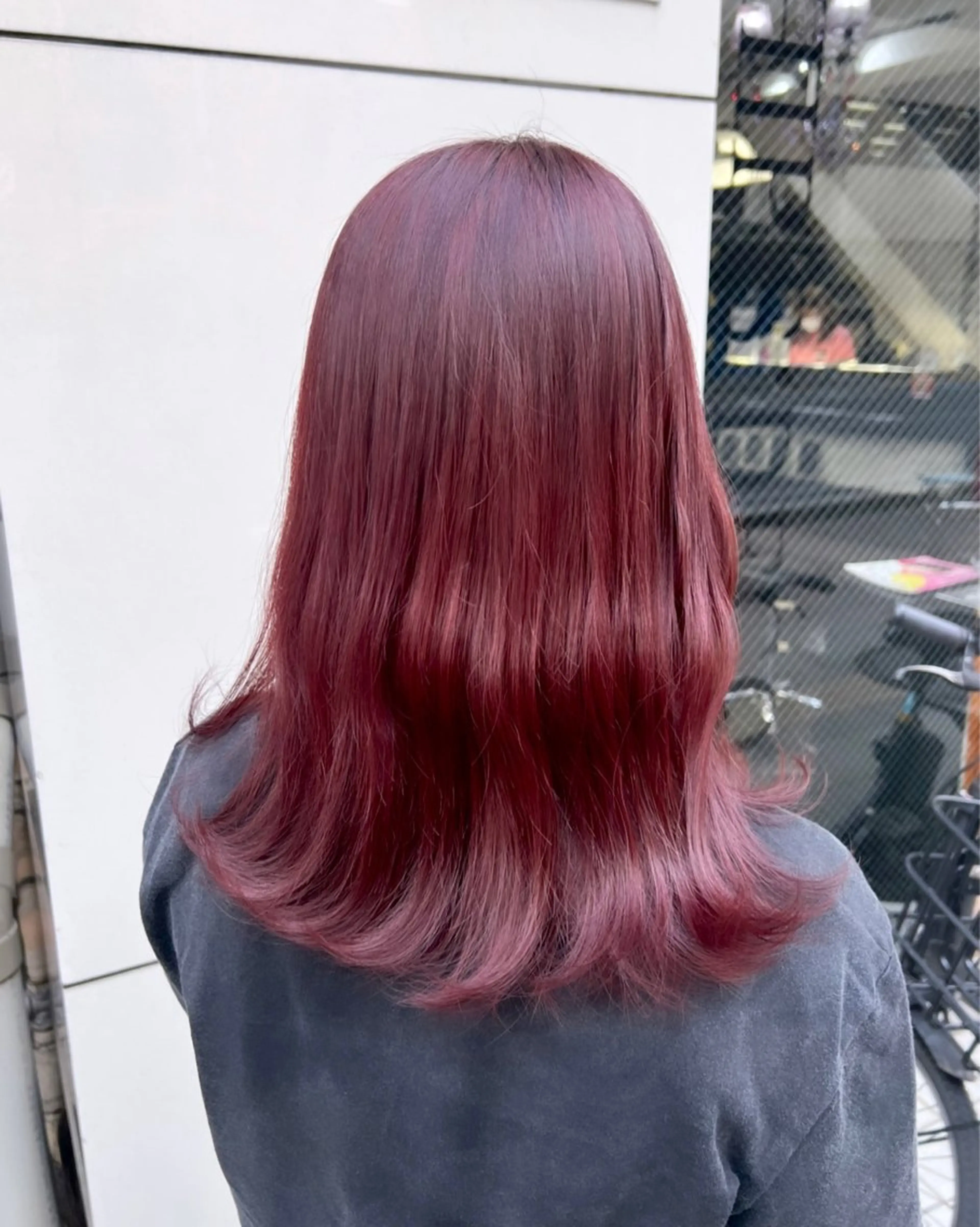 セミロング カラー レッドカラー ヘアカラー トリートメント 石野 友唯のヘアスタイル