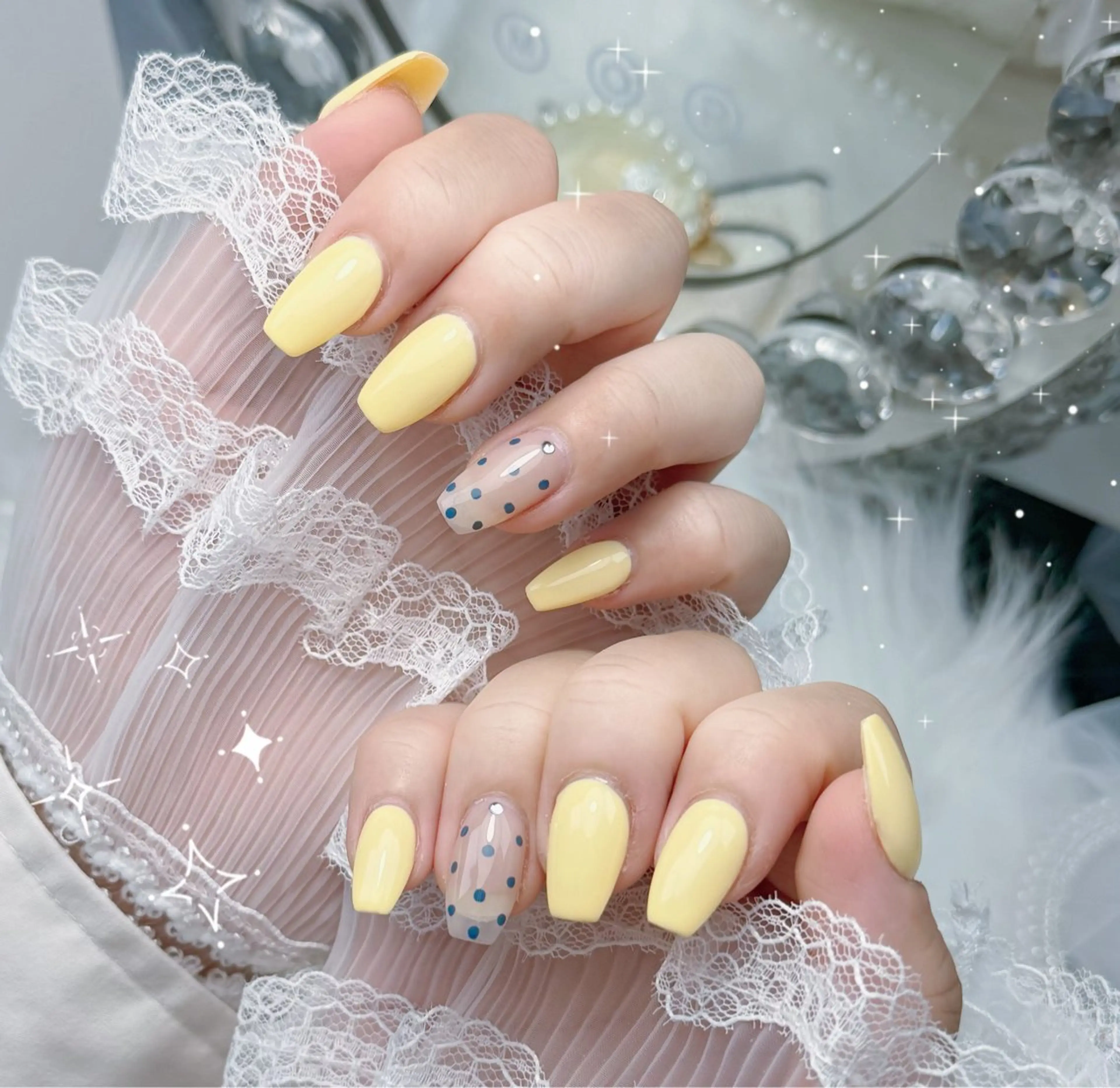 ネイル ハンドネイル いちご ちゃんのネイルデザイン