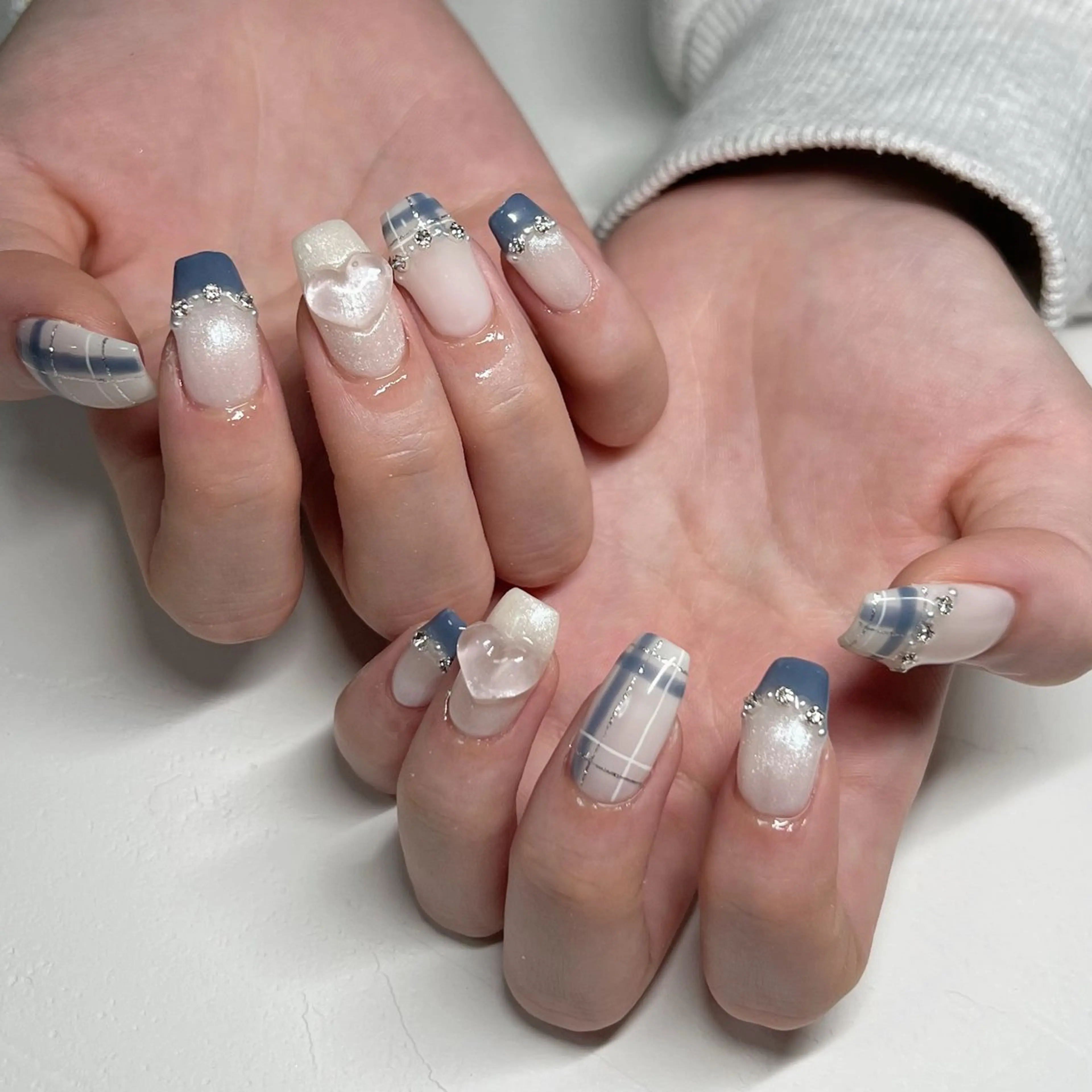 ネイル フレンチネイル ハート ハンドネイル 川端 京香のネイルデザイン