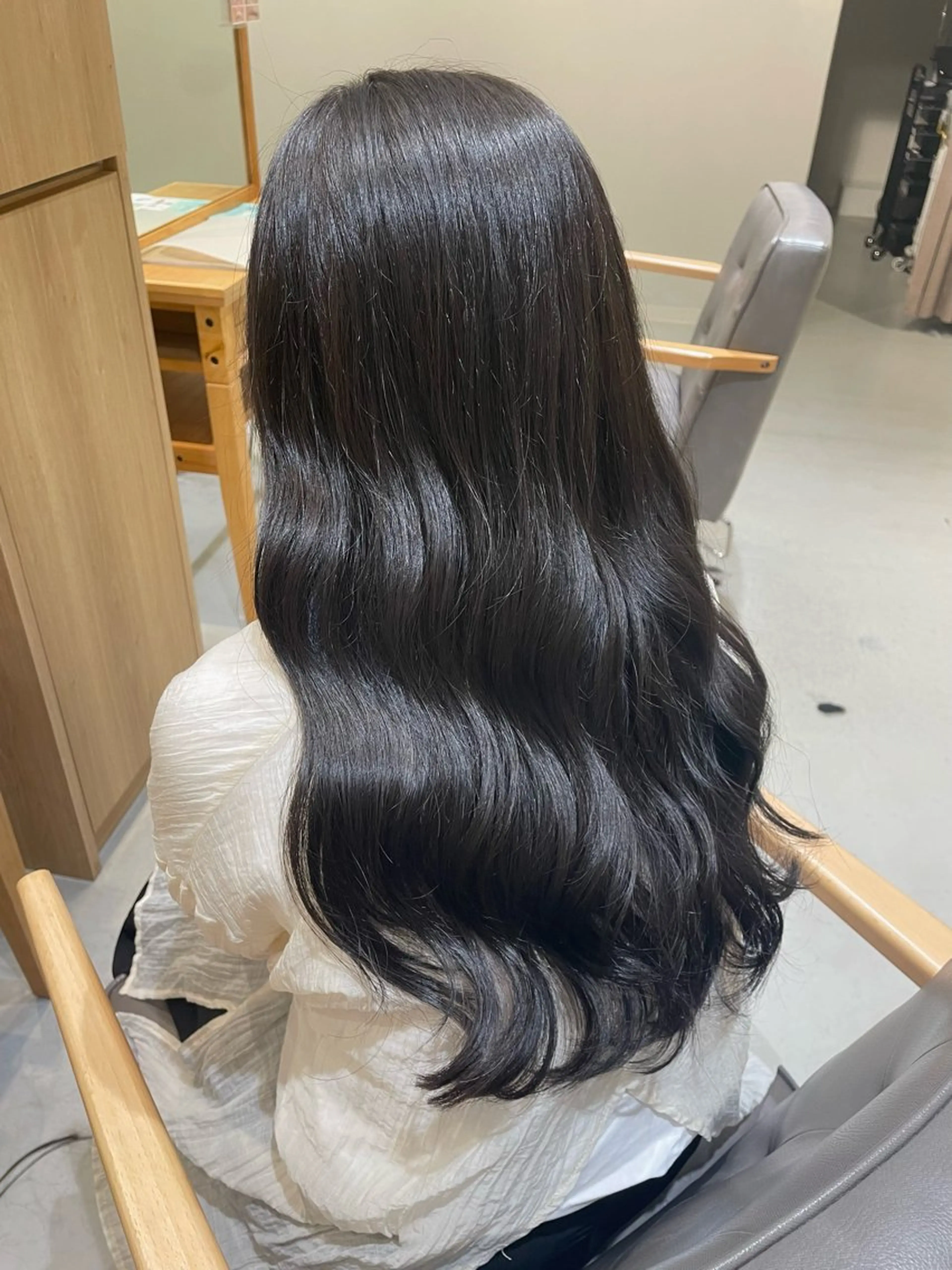 ロング カラー ヘアアレンジ 透明感カラー グレージュ 大人可愛い🎀ིྀ 🪞柔らかベージュのヘアスタイル