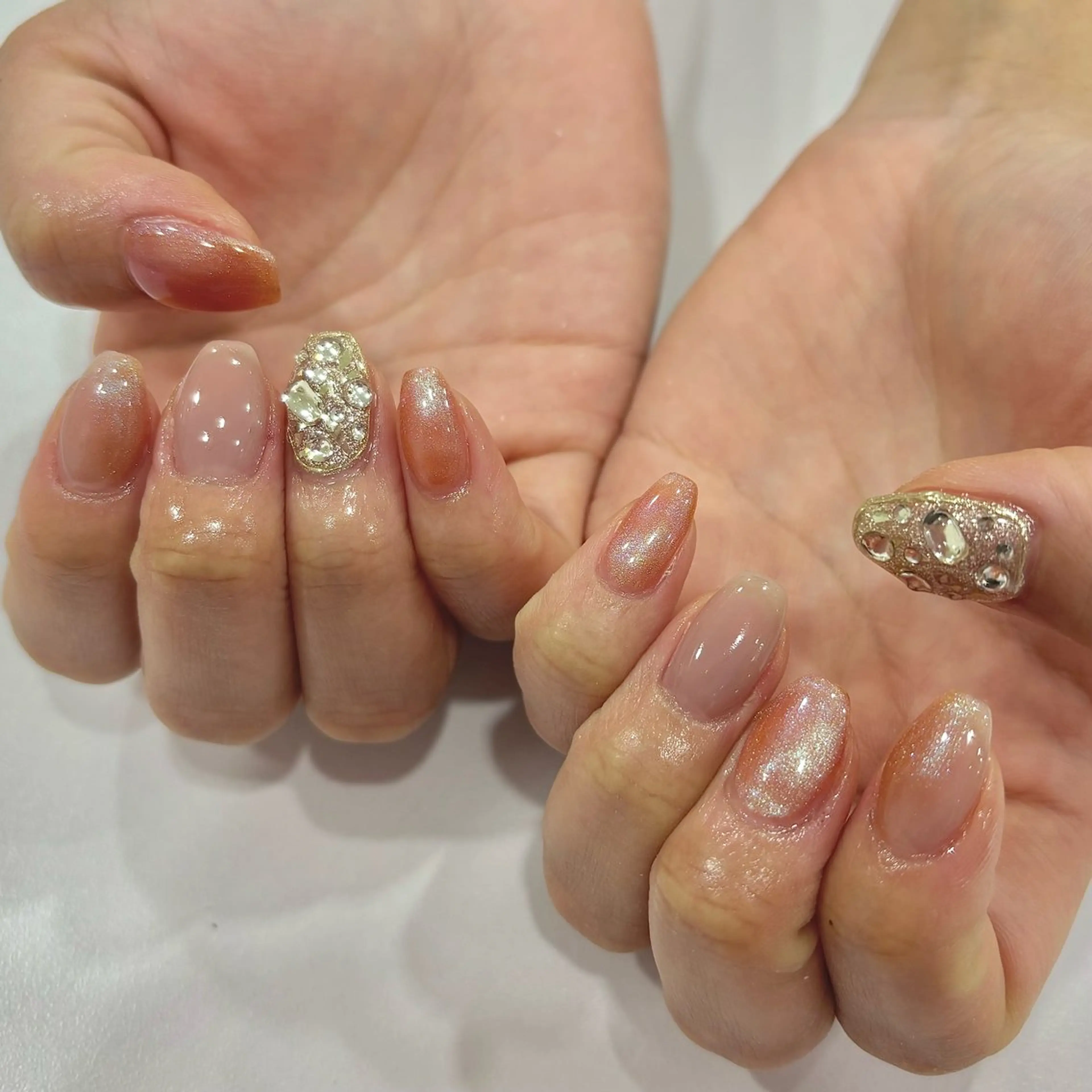 ネイル アートネイル ブラウン ニュアンスネイル アンリッシュ新宿東口 小泉のネイルデザイン