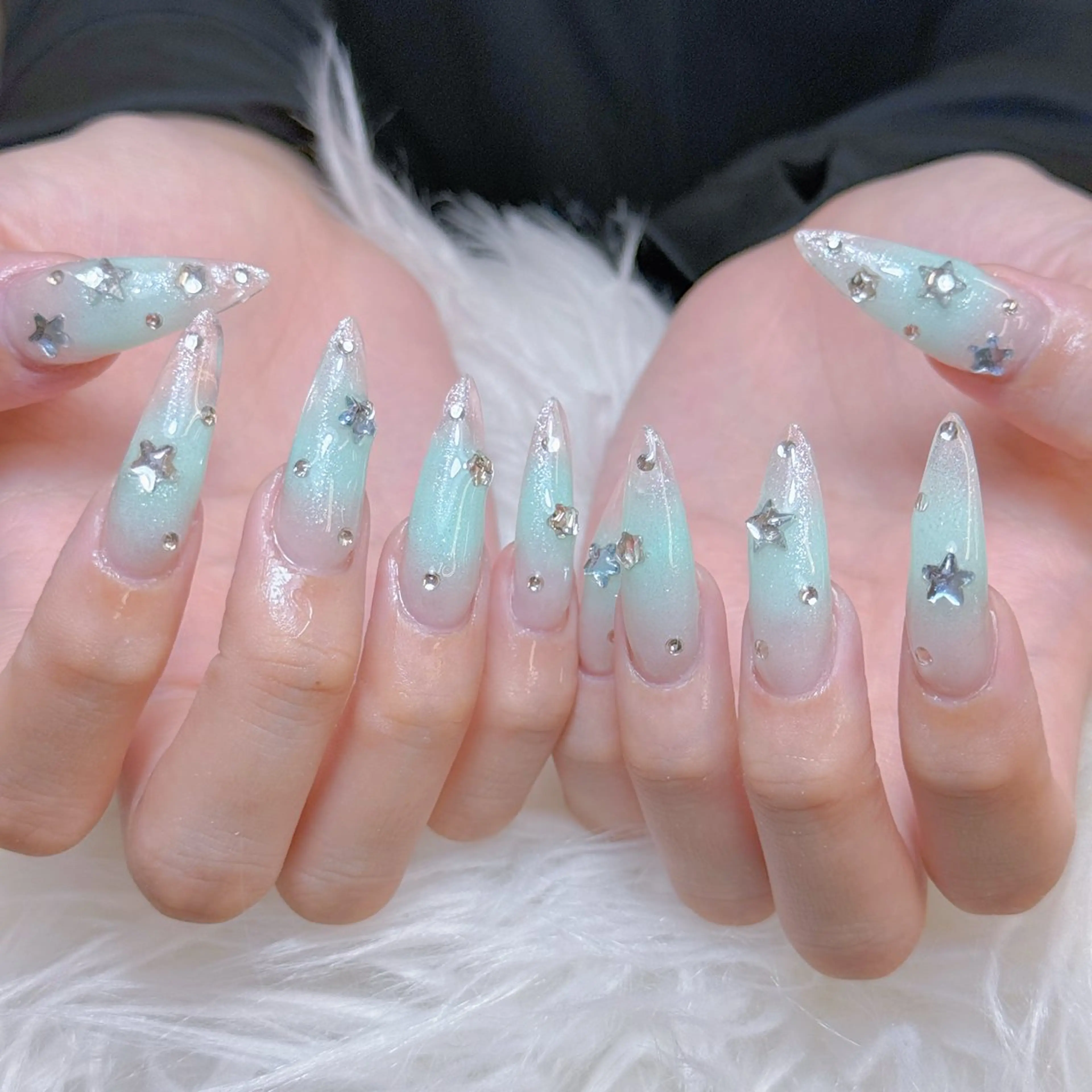 ネイル チークネイル 長さ出し フレンチネイル ジェルネイル ガラスフレンチ ハンドネイル anh nail anne🤍のネイルデザイン