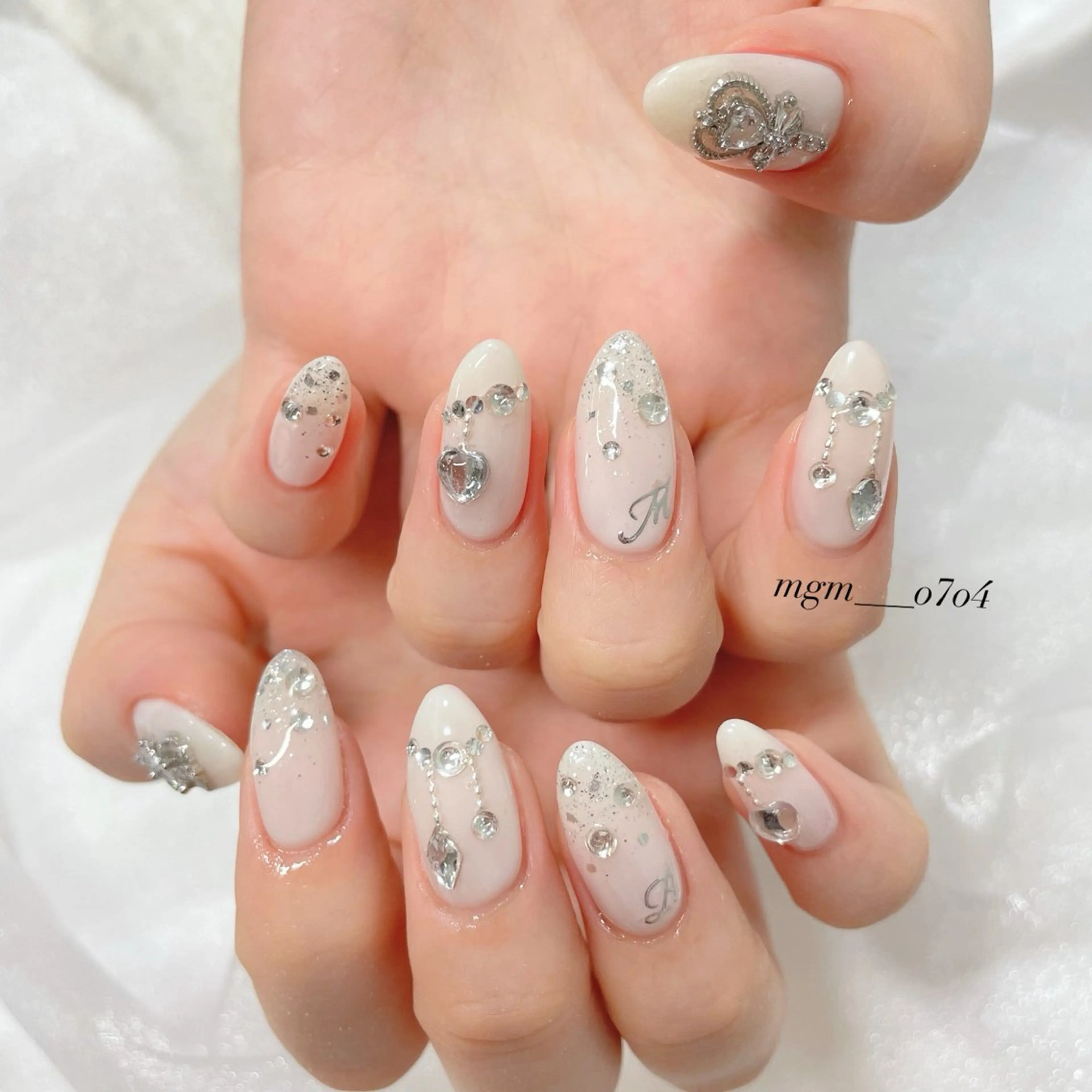 ネイル ハンドネイル ハンドケア MoON...❤︎ MeGuのネイルデザイン