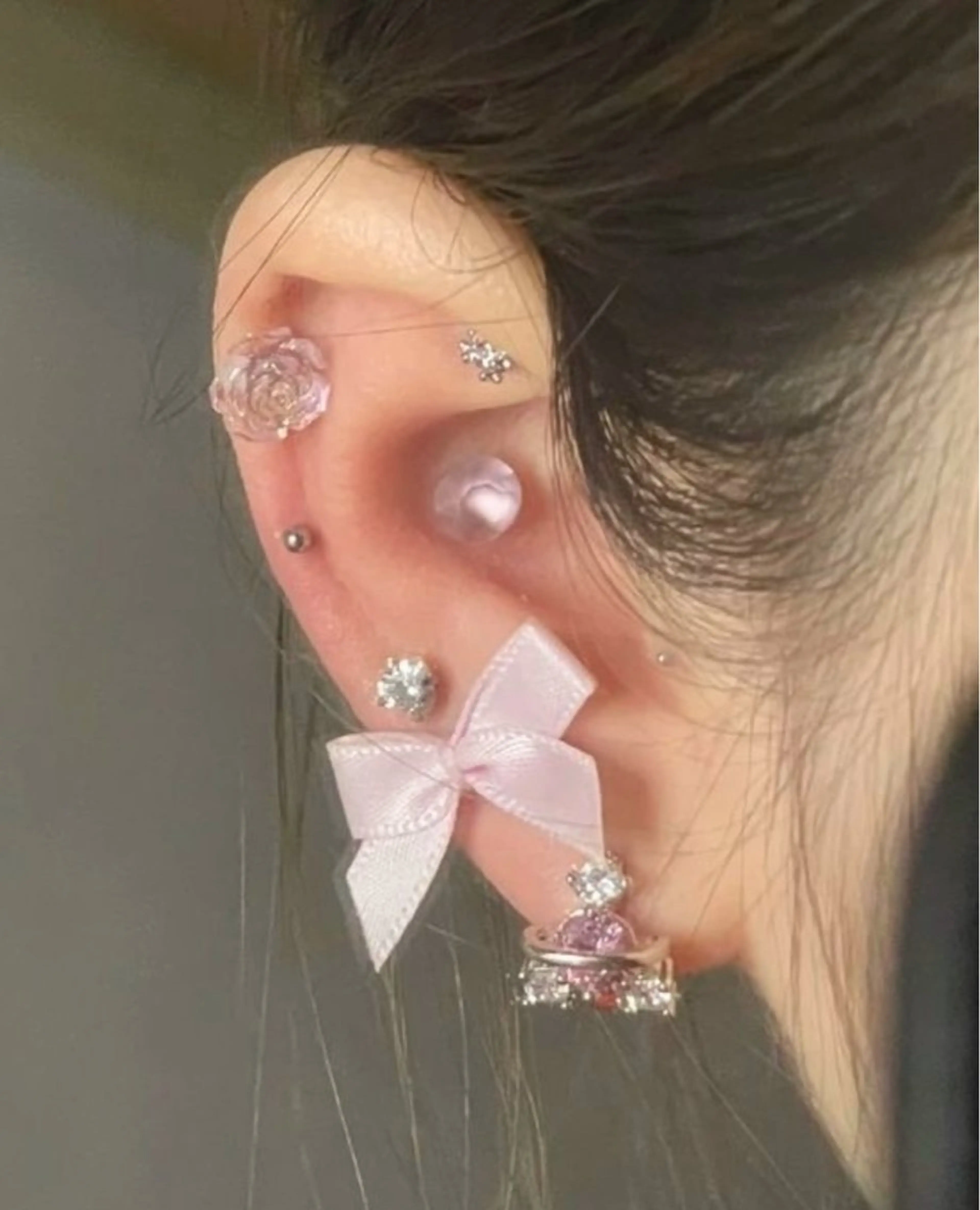 💎耳つぼジュエリー【両耳全8粒(大きいパーツ2つ、小さいパーツ6つ)】⚠️パーツ追加は大きさによって値段変わりますの写真