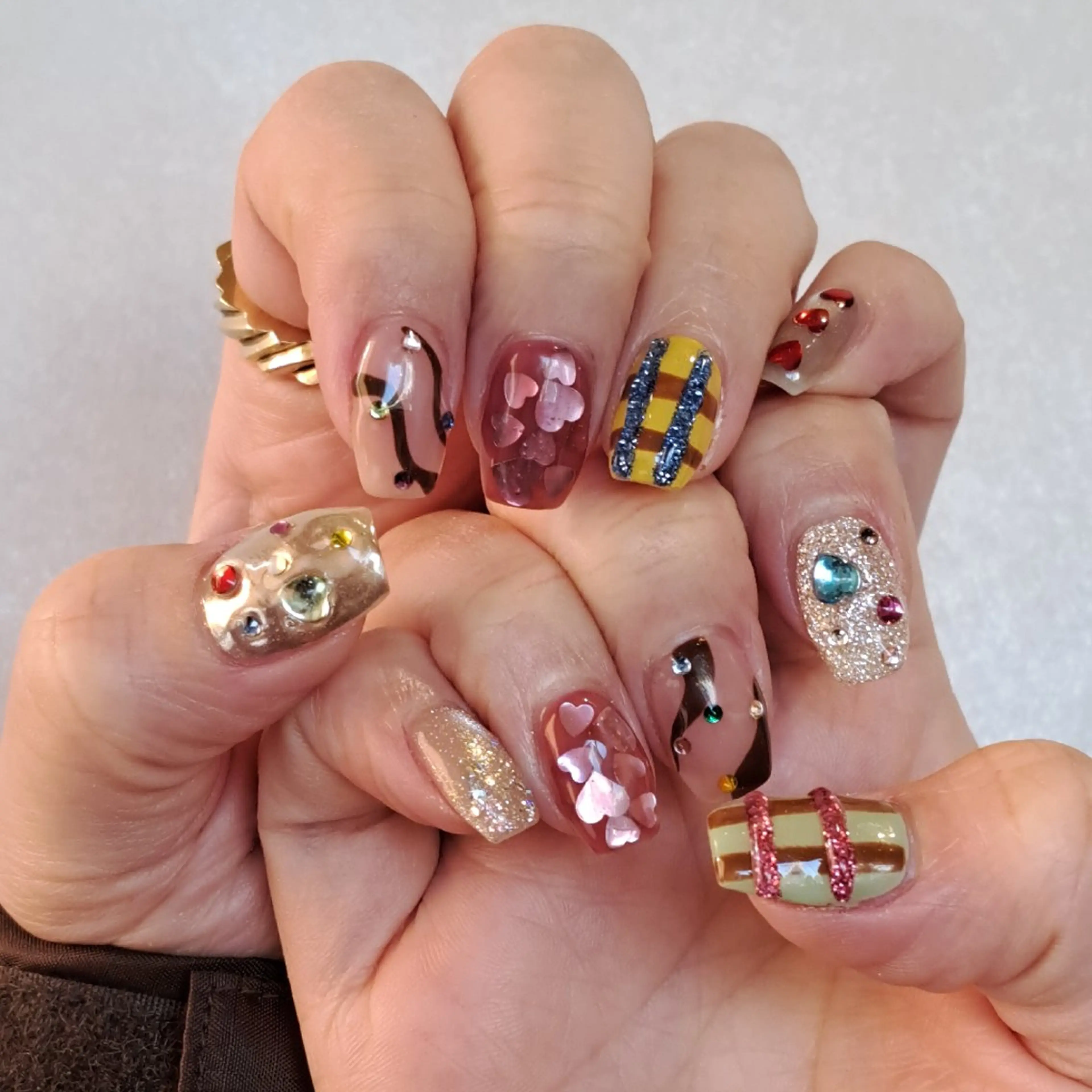 ネイル アートネイル ジェルネイル ハート キラキラネイル 持ち込み ハンドネイル Nail mood デザイン持ち込みokのネイルデザイン