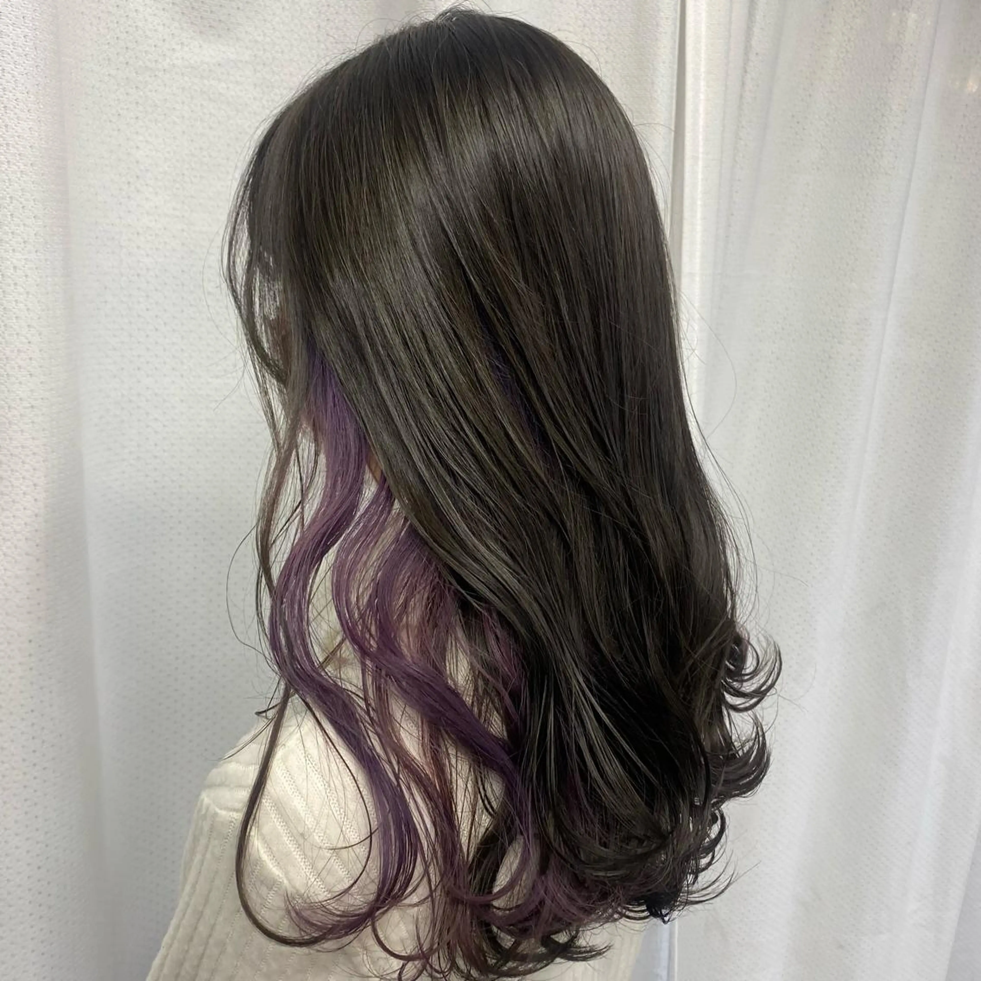 セミロング カラー パーマ ヘアアレンジ インナーカラー パープルカラー カット ヘアカラー トリートメント 年間1500人担当 代表　南一路のヘアスタイル