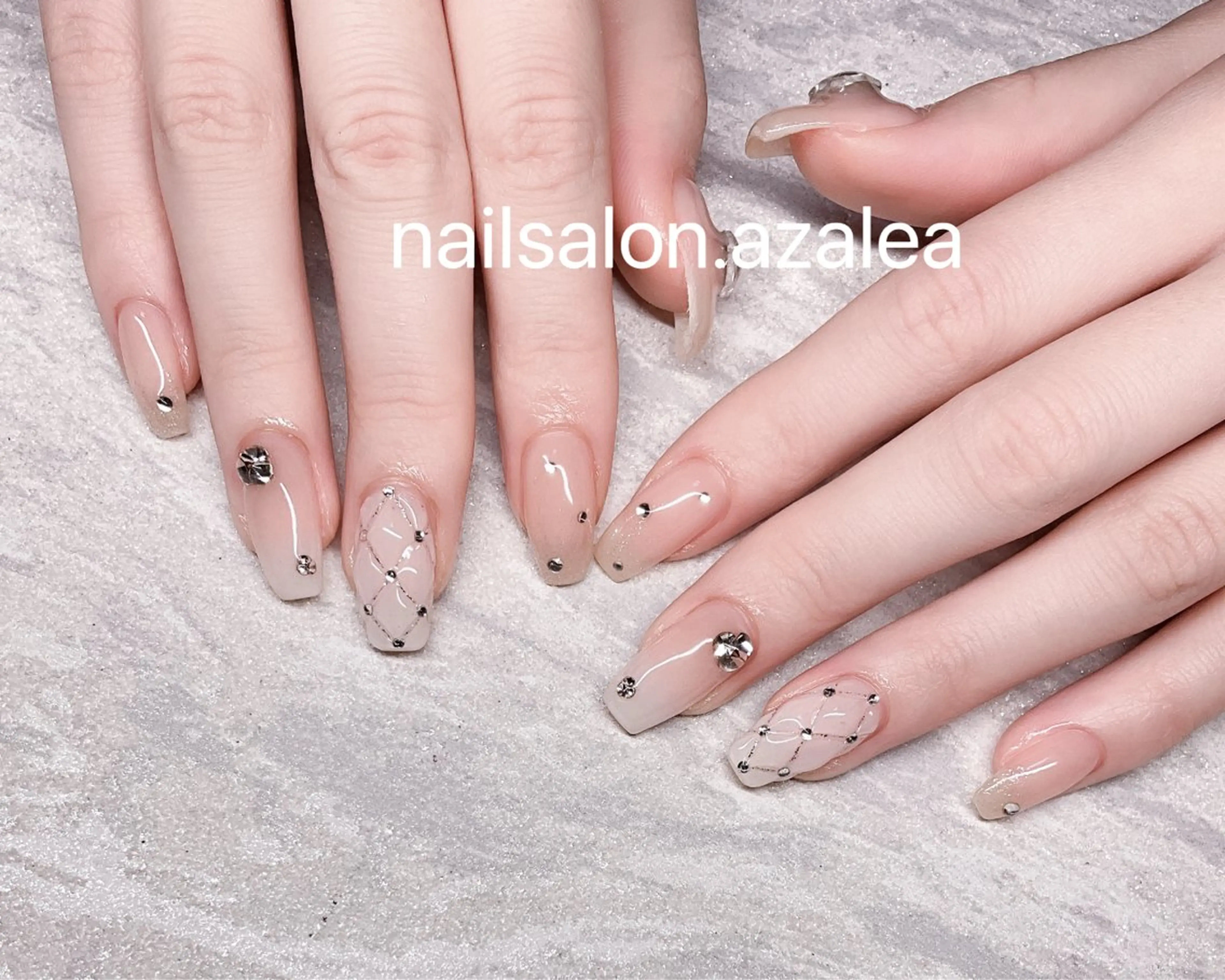 ネイル ハンドネイル R inのネイルデザイン