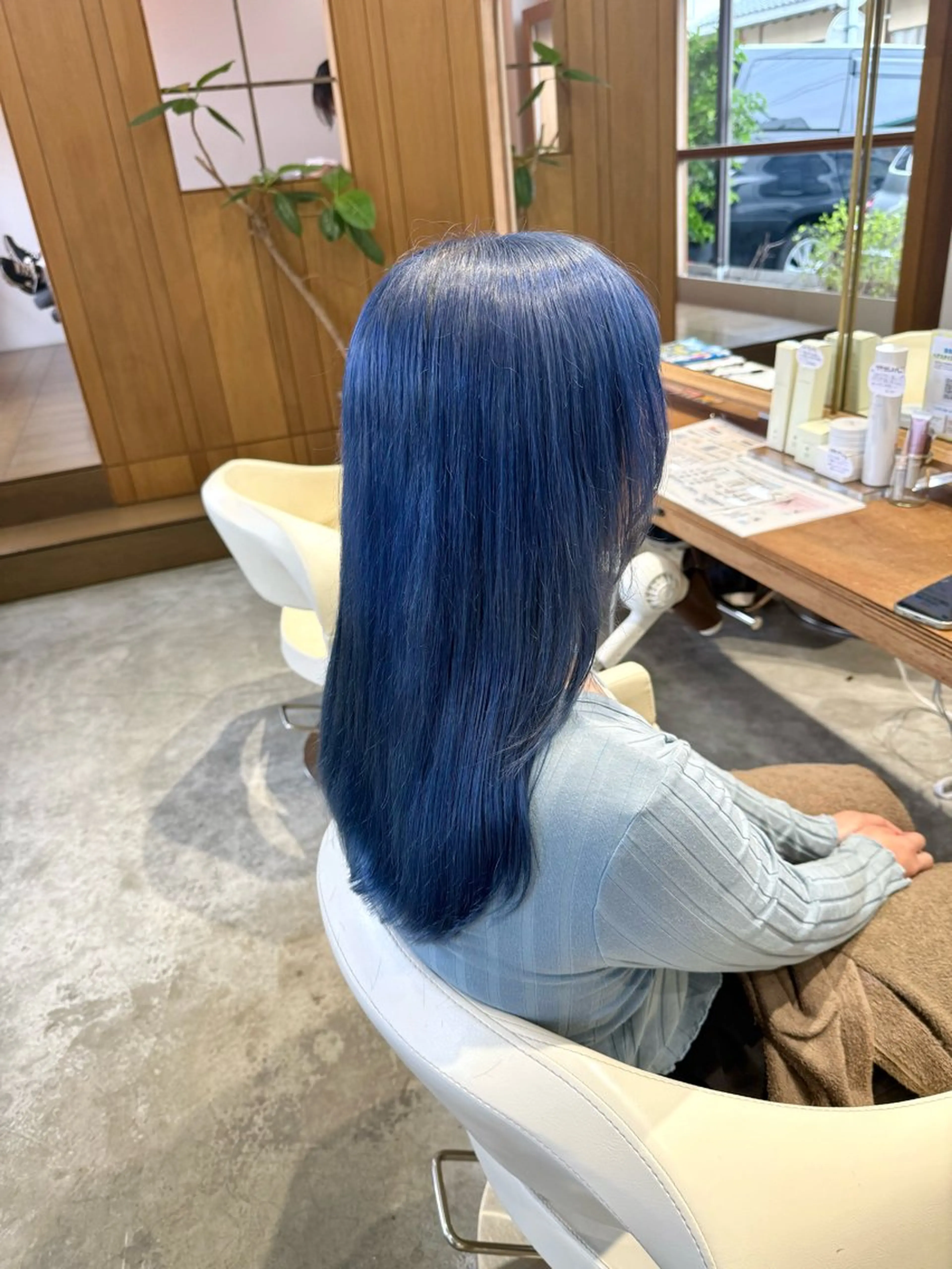 ロング カラー アッシュ ブリーチ ブルーカラー ブルーアッシュ カット ヘアカラー WATANABE MISAKIのヘアスタイル