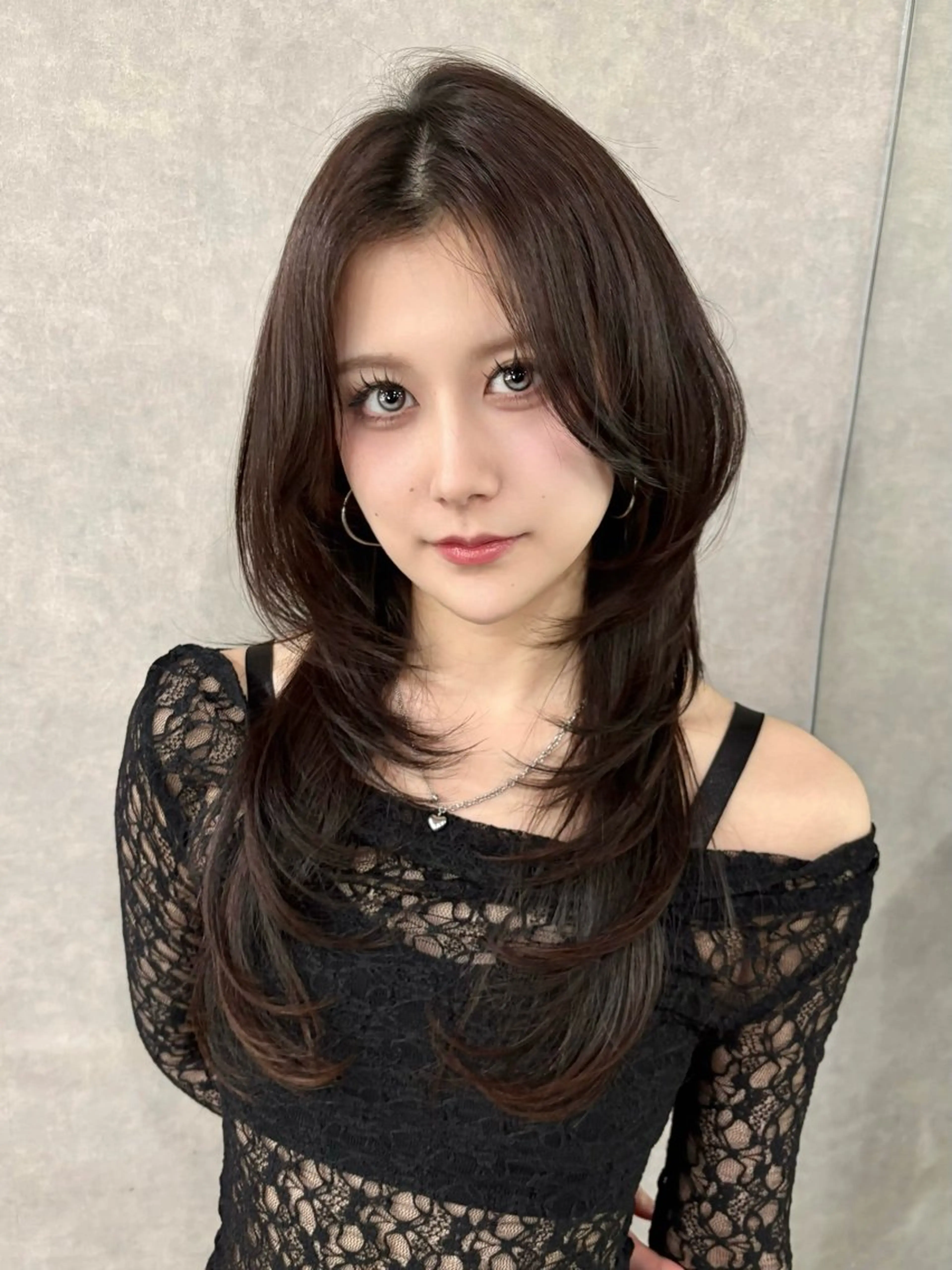 ロング カット ヘアカラー がわ/ハイレイヤー /ハイトーンカラーのヘアスタイル