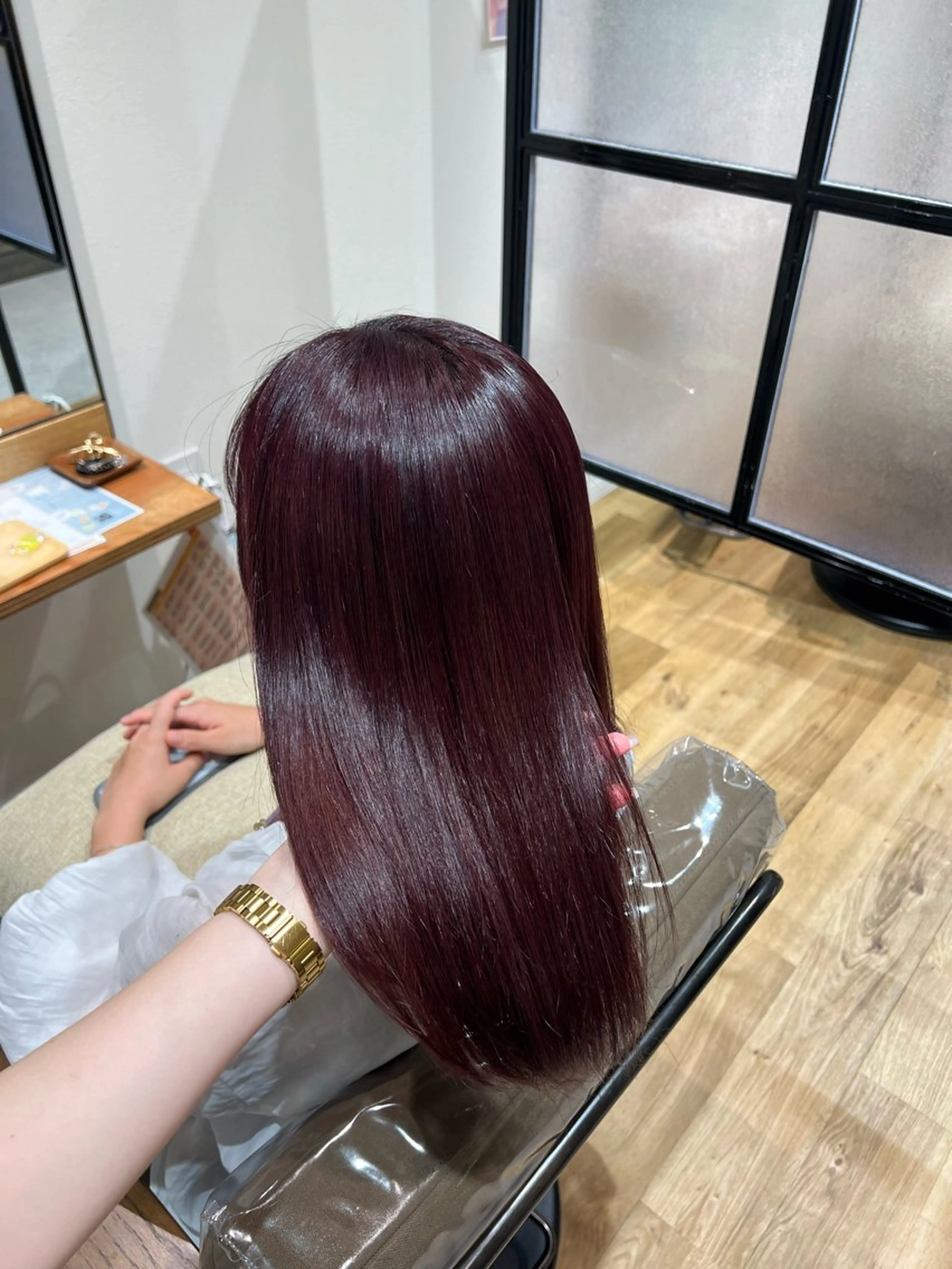 セミロング カラー レッドカラー 磯山 彩芽🌛🌿のヘアスタイル