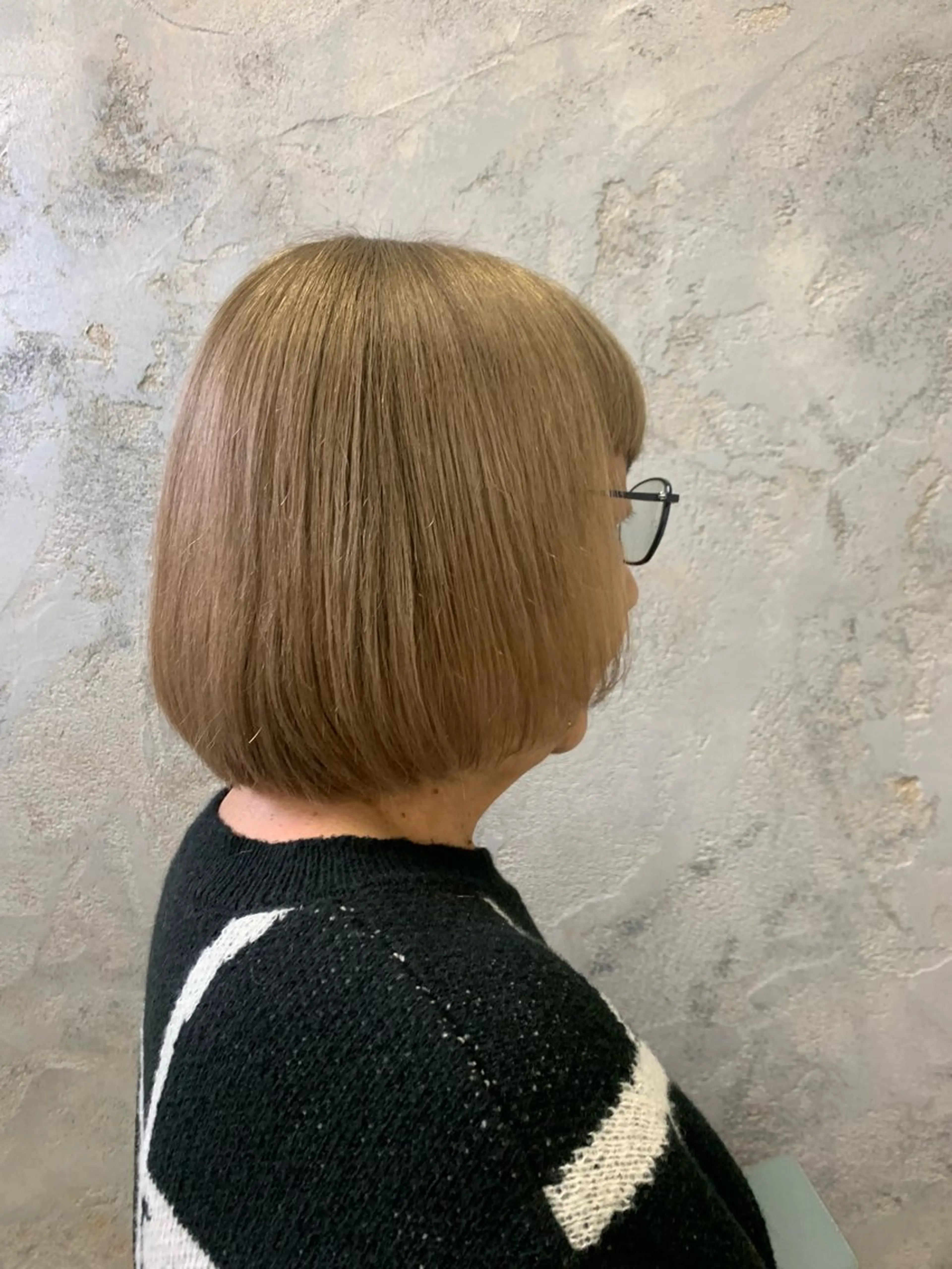 ショート カラー ベージュカラー 荒島 由佳のヘアスタイル