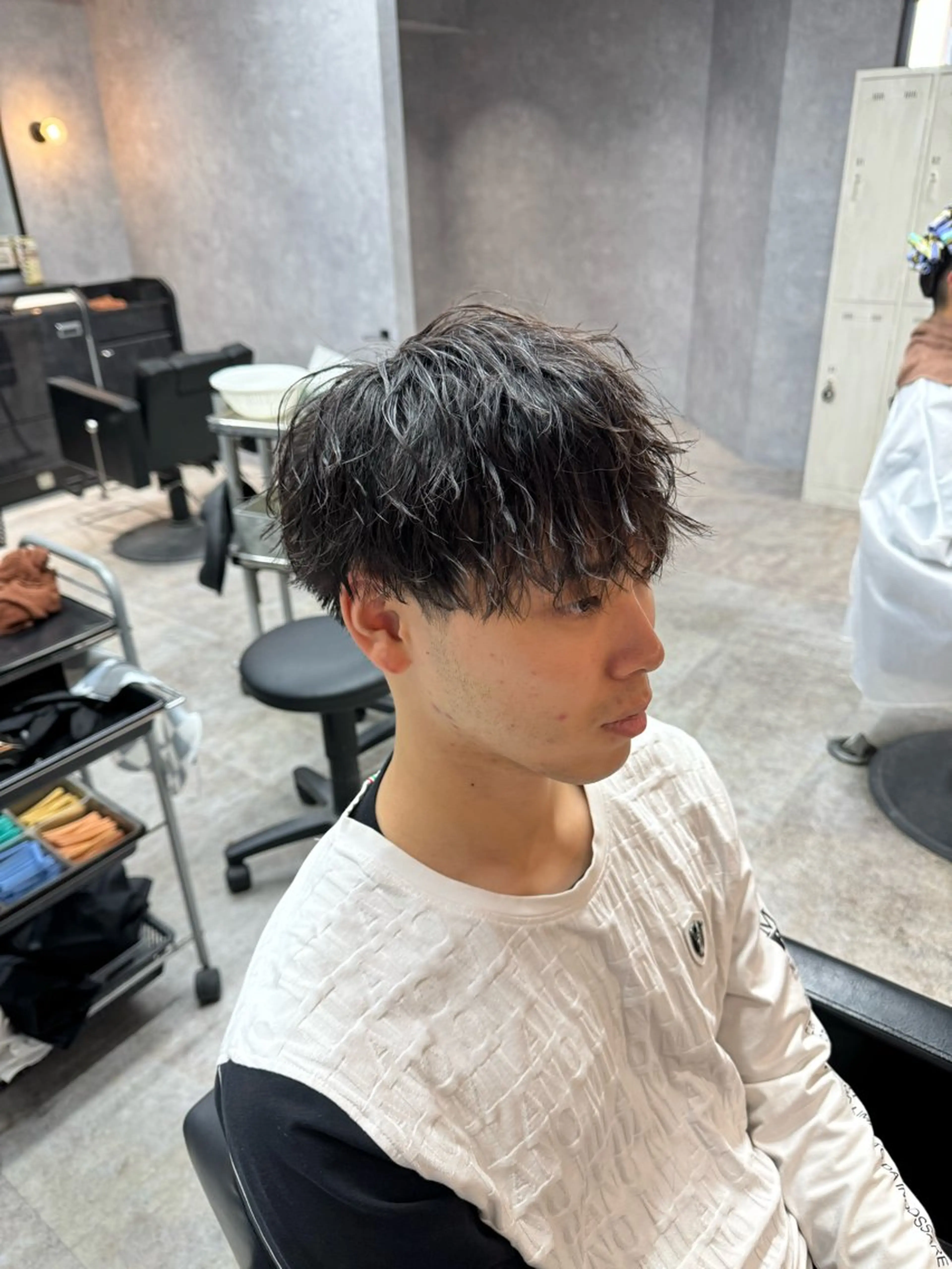 ショート パーマ メンズ メンズブリーチ メンズパーマ ツイストスパイラルパーマ 波巻きパーマ スパイラルパーマ ツイストスパイラル/ メンズ特化/中川誠也のヘアスタイル