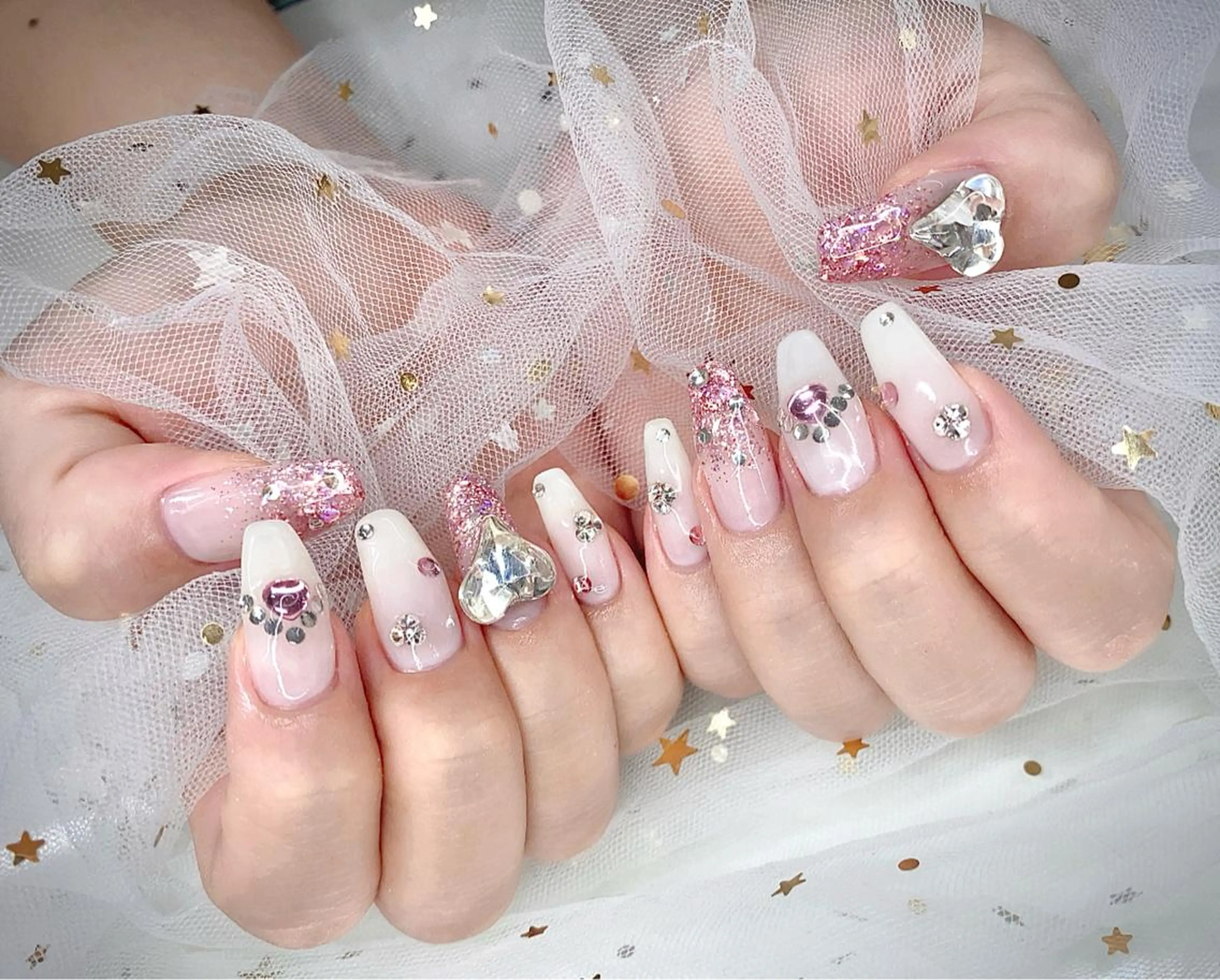 ネイル I-nailロング /ワンホン/キラキラのネイルデザイン