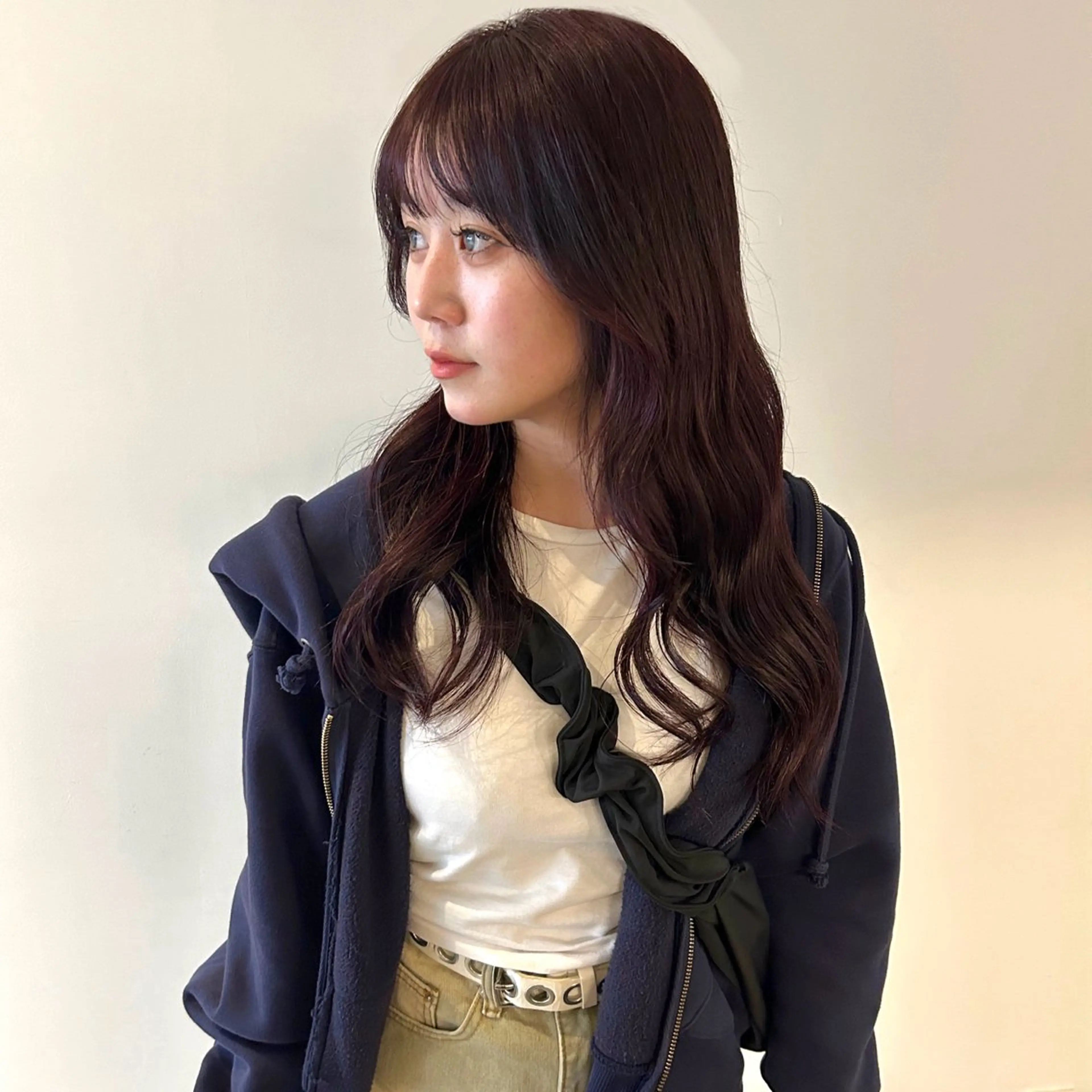 ロング カラー ブリーチ ボルドーカラー ケアブリーチ 透明感カラー ハイトーンカラー nonoka オリーブ/レイヤーのヘアスタイル