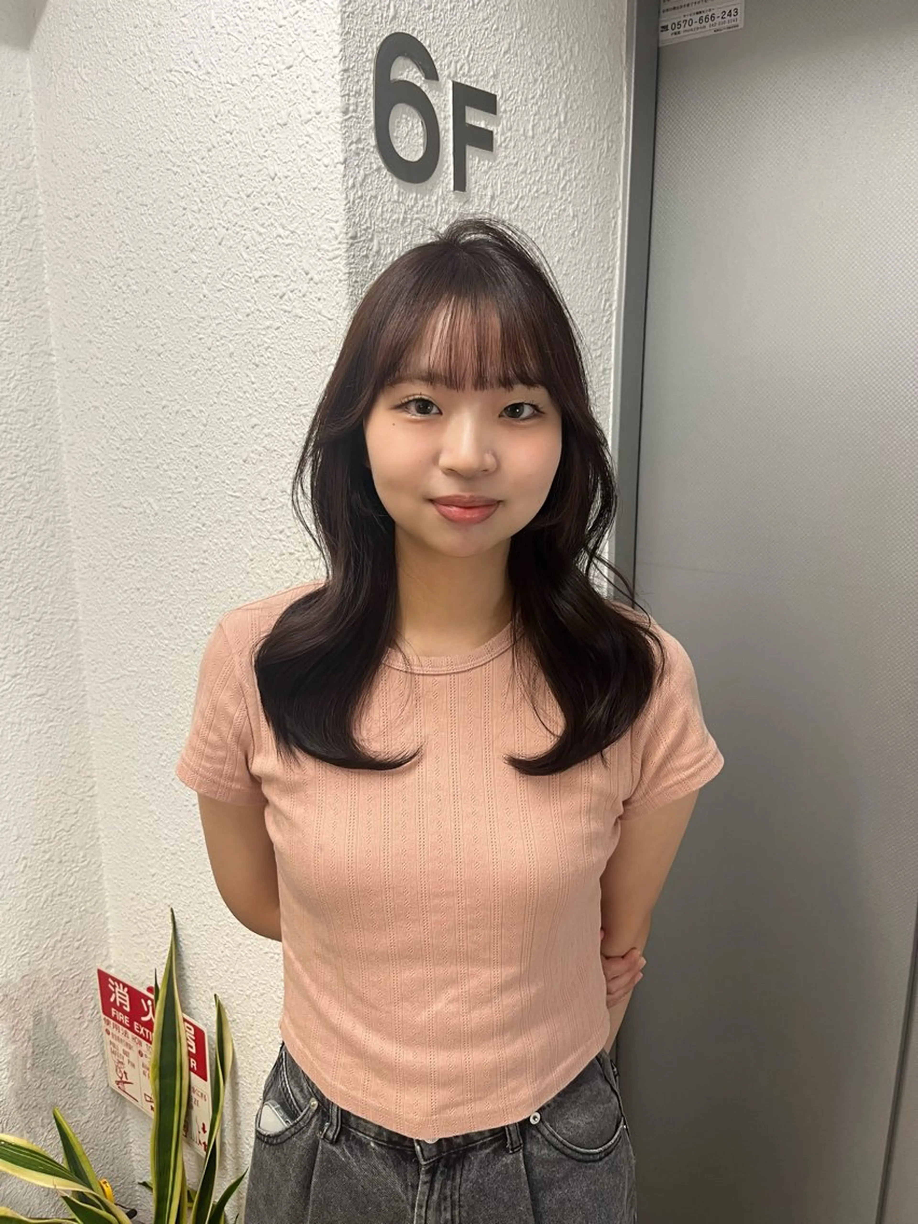 セミロング カット ヘアカラー 縮毛矯正 トリートメント 塩川ももこ/ 自然な縮毛矯正のヘアスタイル