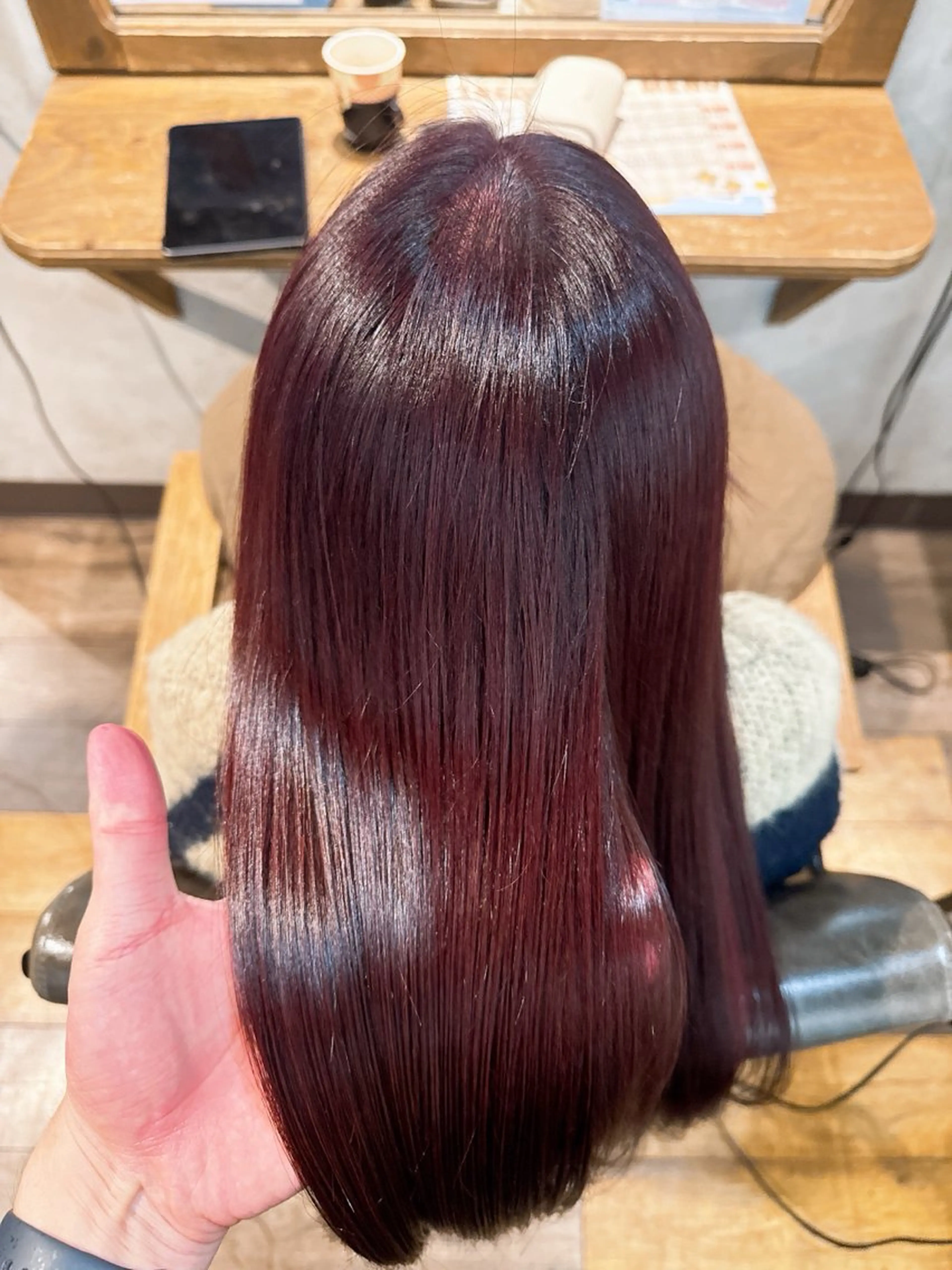 ロング 縮毛矯正 韓国風 レイヤーカットのヘアスタイル