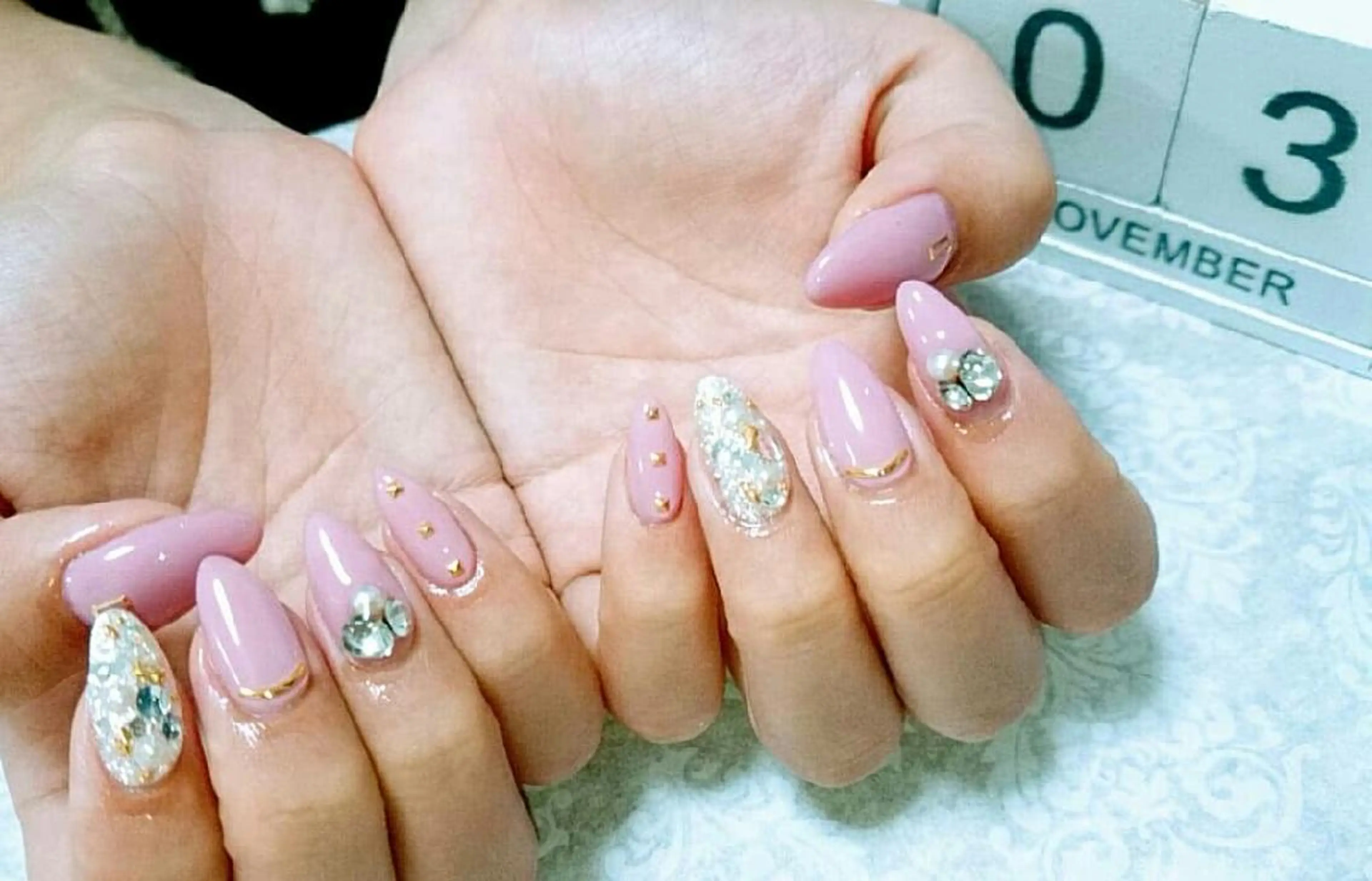 ネイル ストーンネイル JEWEL nailのネイルデザイン