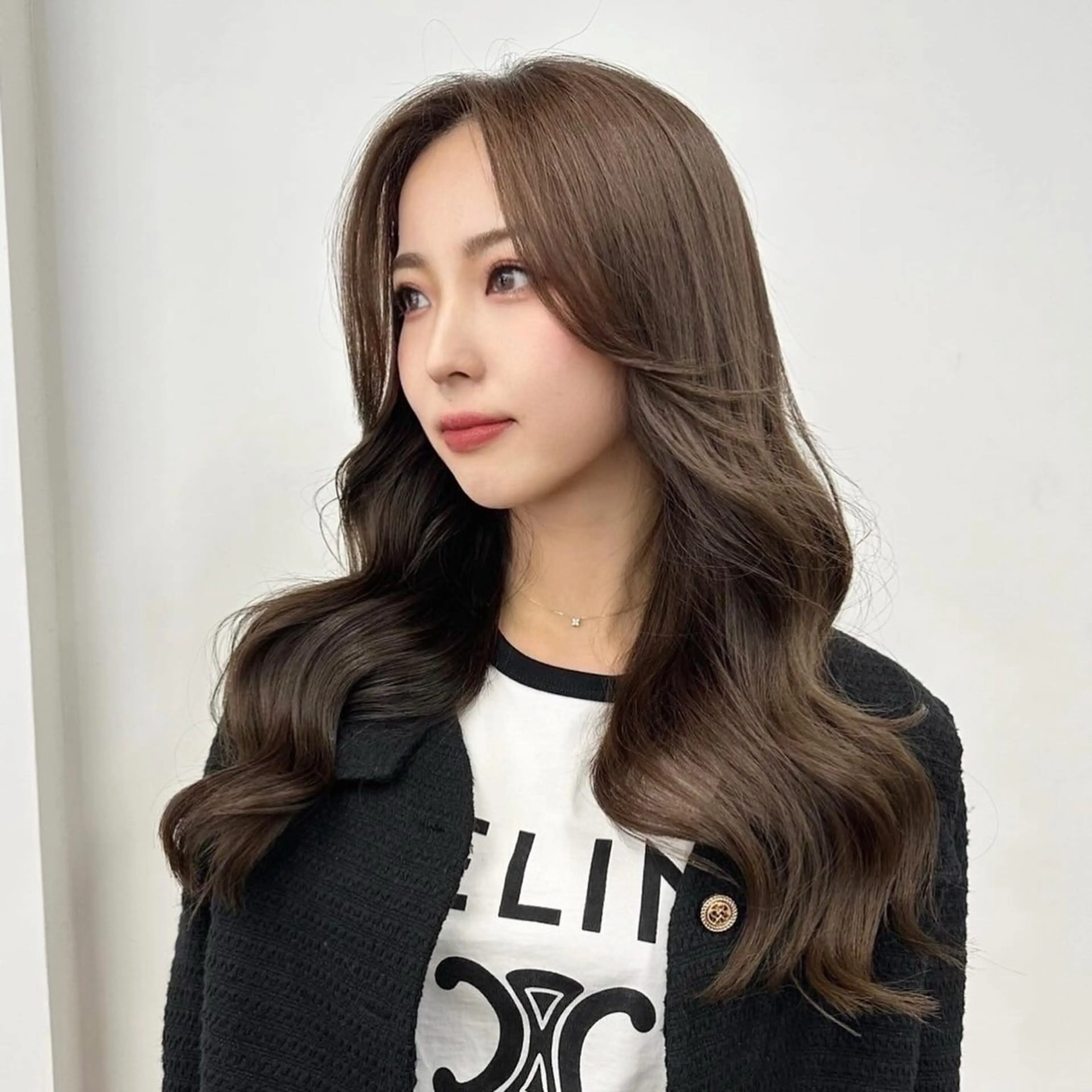 ロング カラー 顔周りカット ヨシンモリ 韓国風ヘア レイヤーカット ロング カット ヘアカラー トリートメント 韓国風×透明感カラー 髪質改善オタベシンヤのヘアスタイル