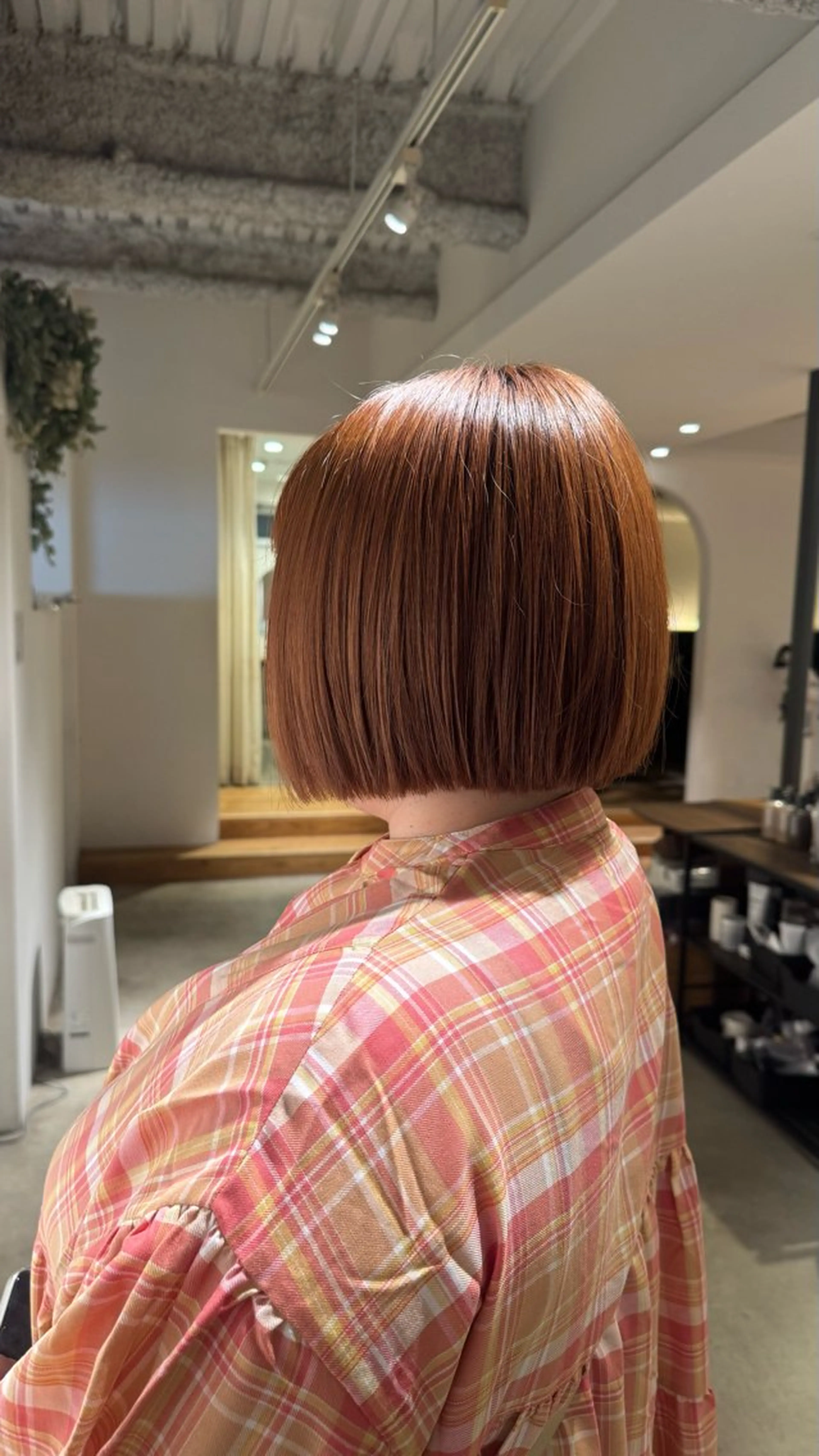 ミディアム 山根 里緒のヘアスタイル