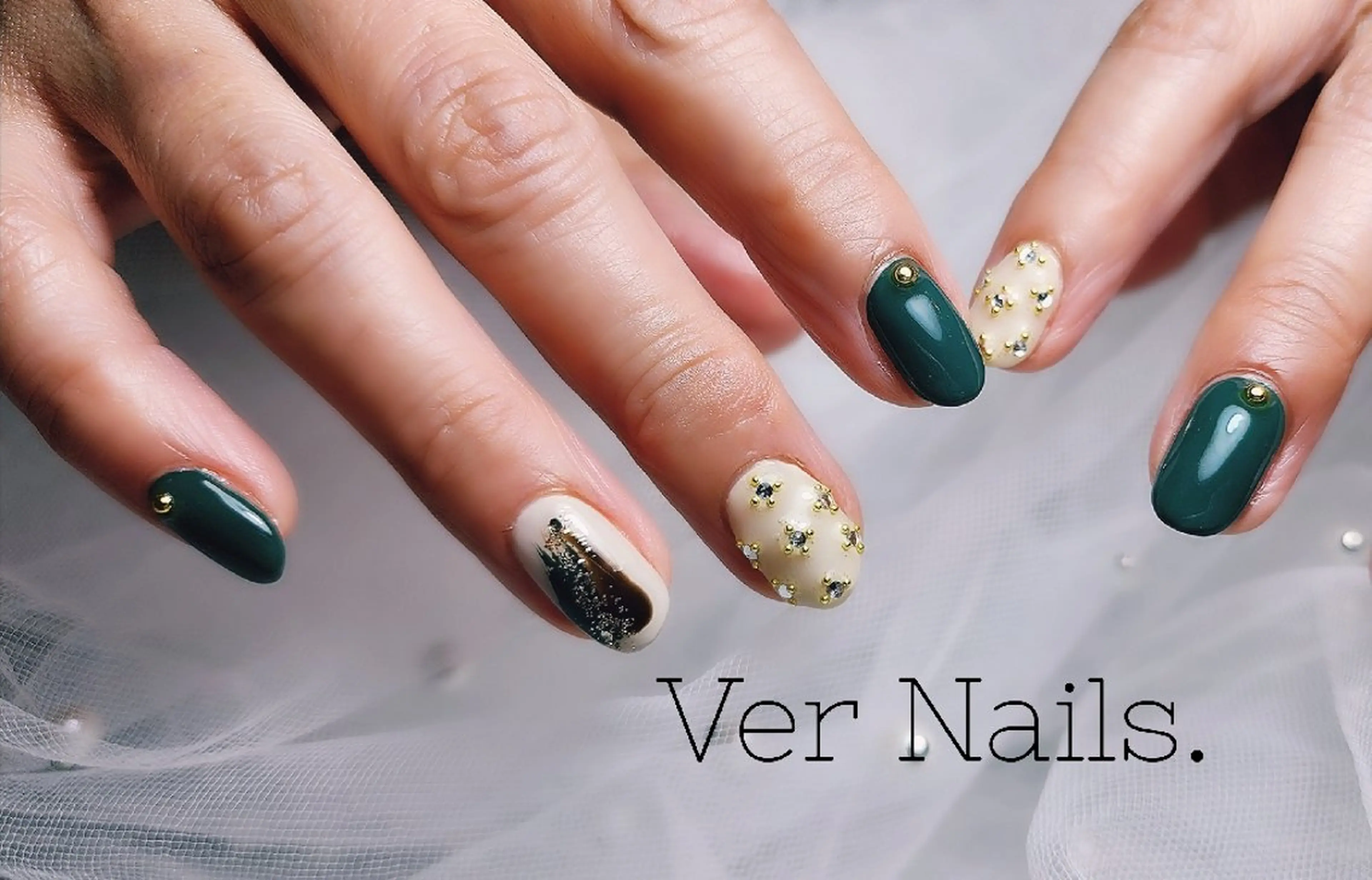 ネイル グリーン ニュアンスネイル ハンドネイル Ver Nails.のその他イメージ