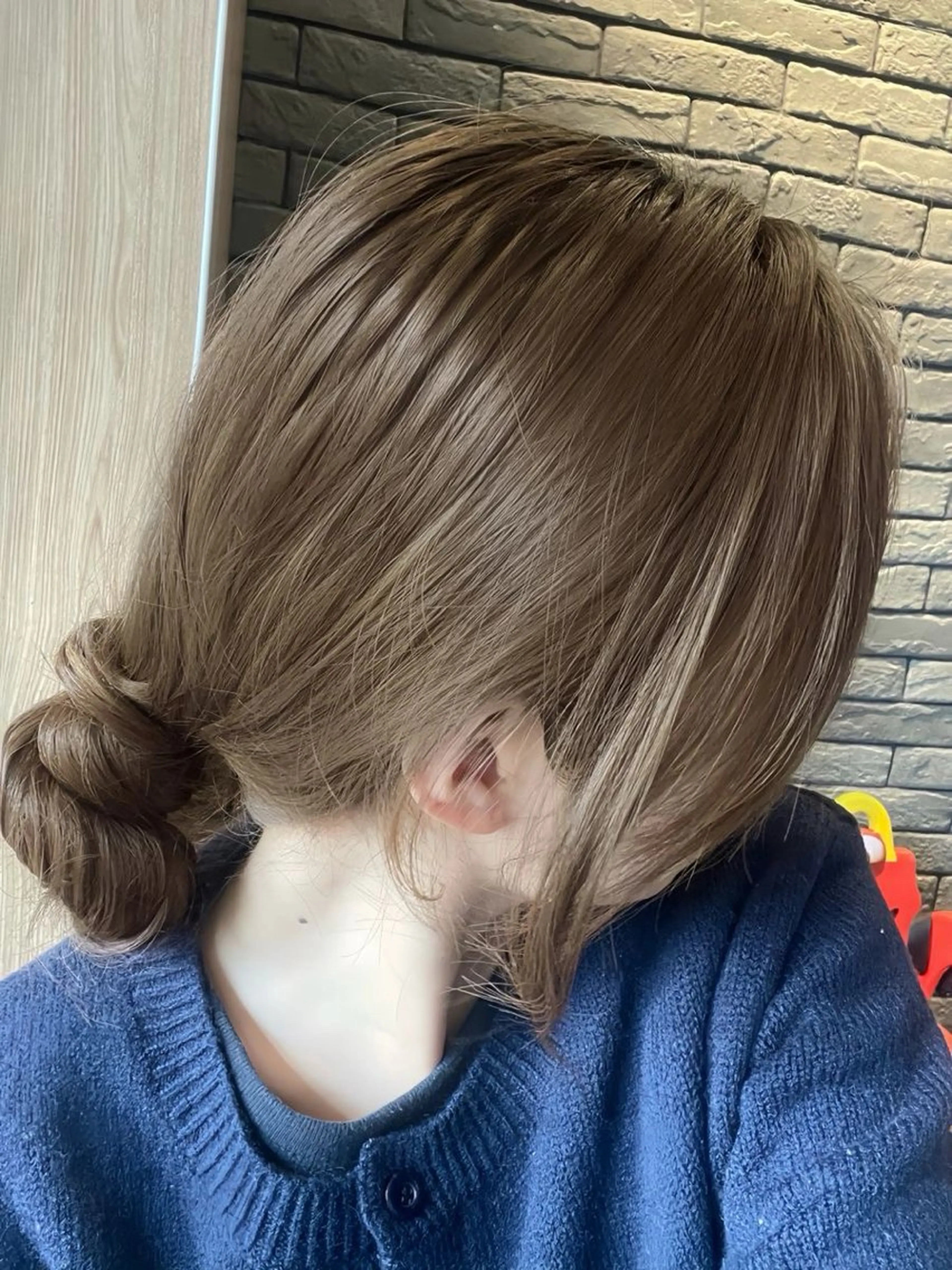 セミロング カラー ブリーチ ケアブリーチ 透明感カラー ダブルカラー ブリーチなしカラー ヘアカラー トリートメント nonoka オリーブ/レイヤーのヘアスタイル