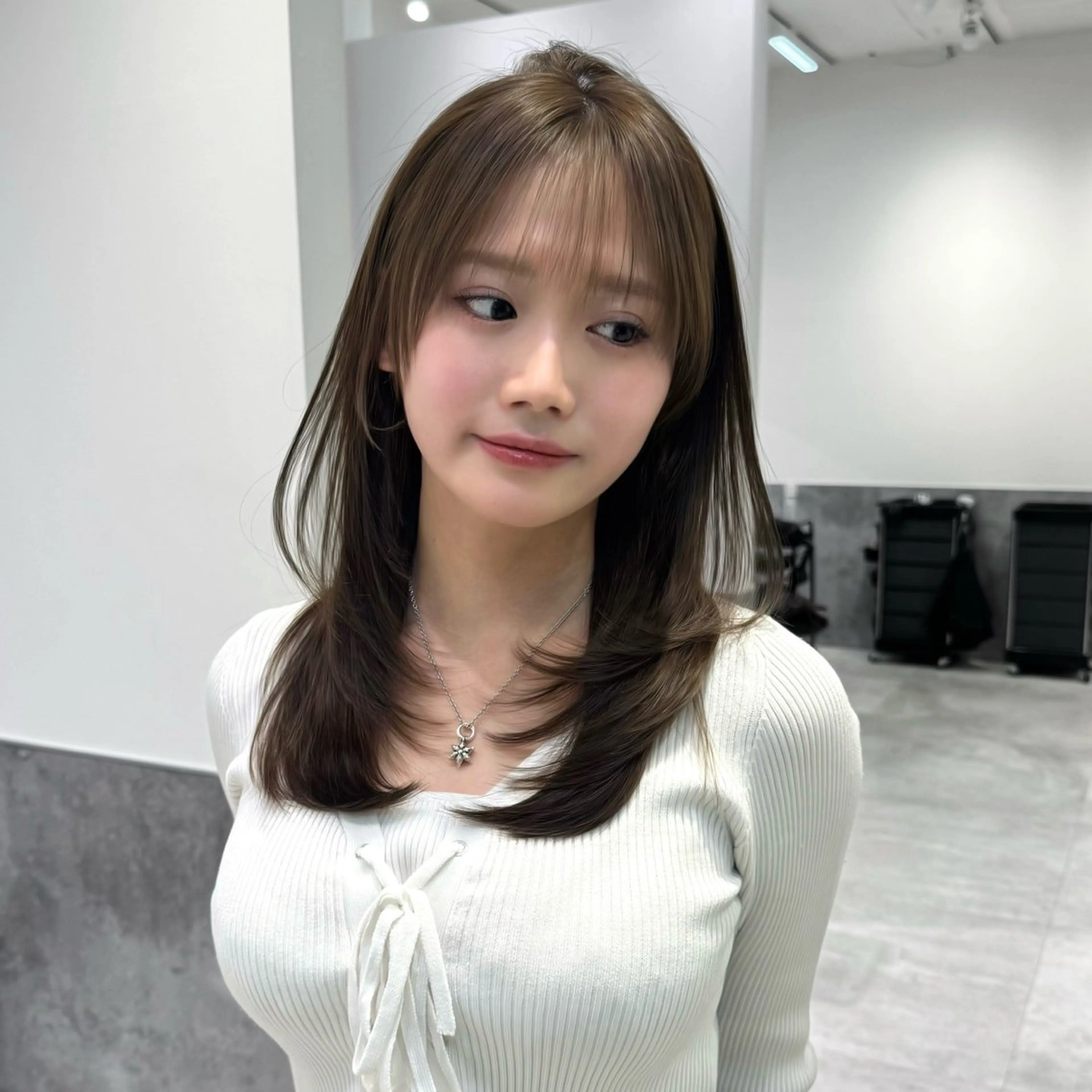 ロング カラー 透明感カラー グレージュ 顔周りカット レイヤーカット カット ヘアカラー トリートメント 韓国系支持率No.1 レイヤー特化/きょうのヘアスタイル