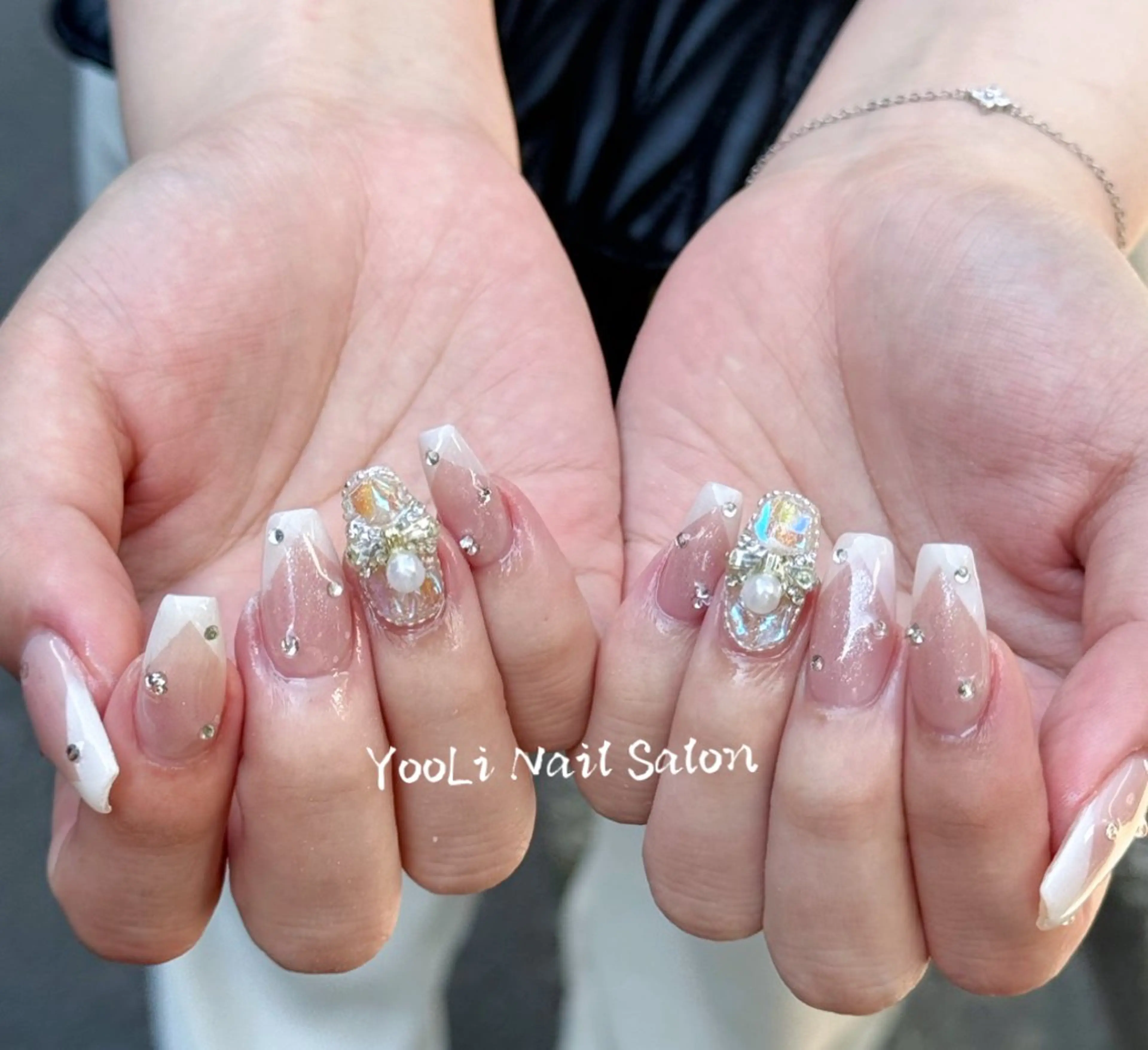 ネイル アートネイル オーロラネイル チークネイル フレンチネイル ガラスフレンチ 🎀🎀YooLi Nail Salonのネイルデザイン