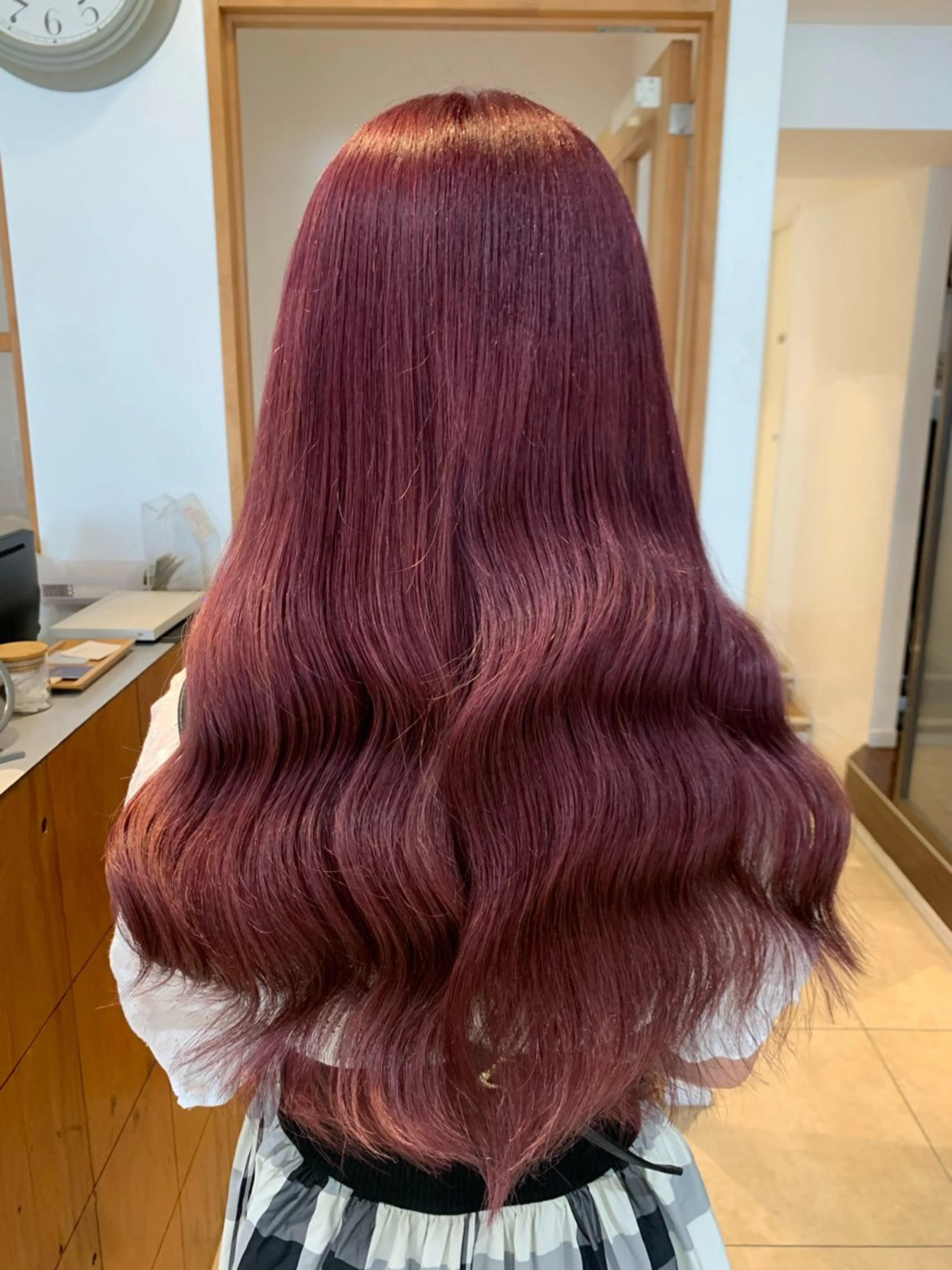 ロング カラー 七海 詩音のヘアスタイル