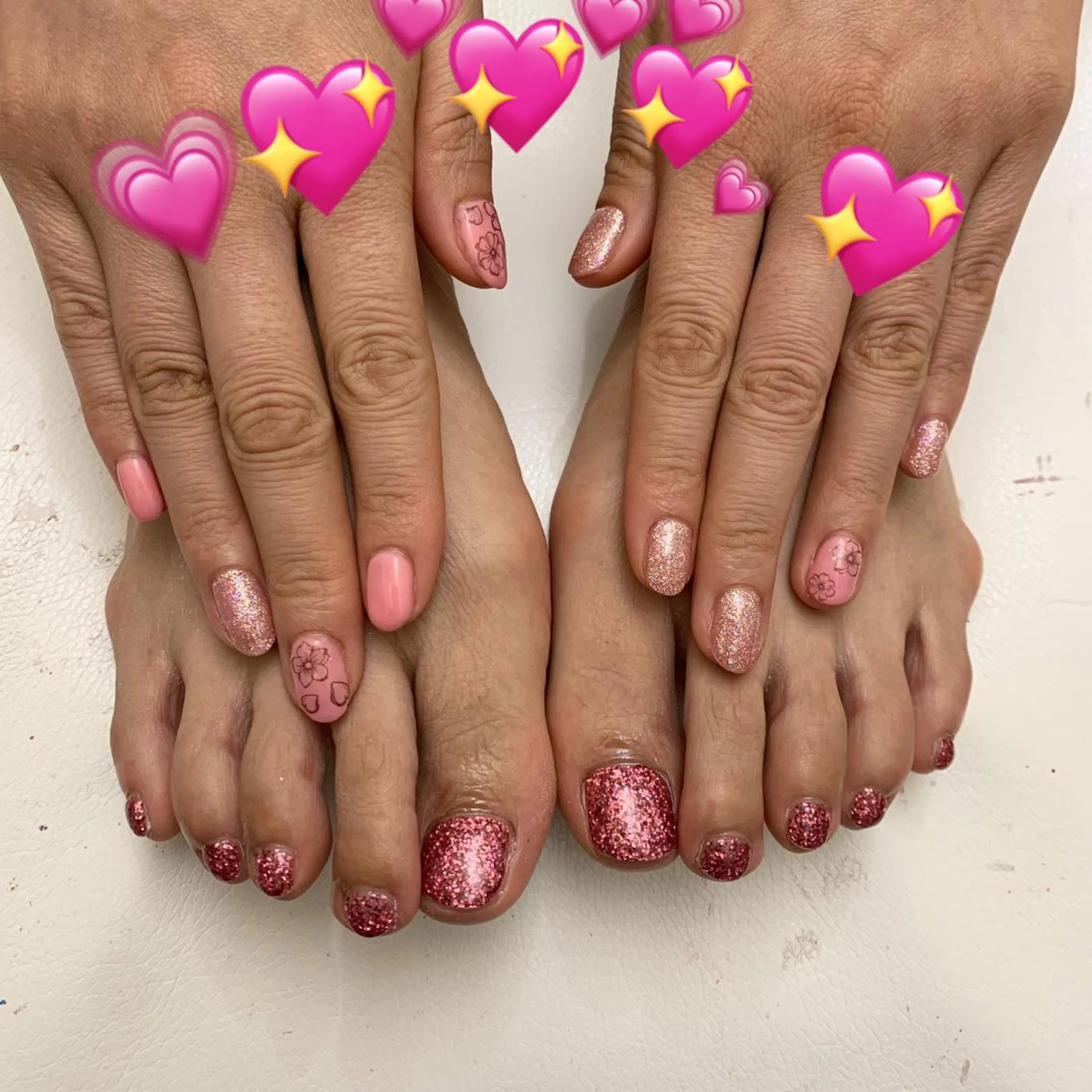 💗ハンド＆フットワンカラーorラメグラ💗合わせて￥8000(オフ＋￥800)リピーター様＋￥1000🤍の写真