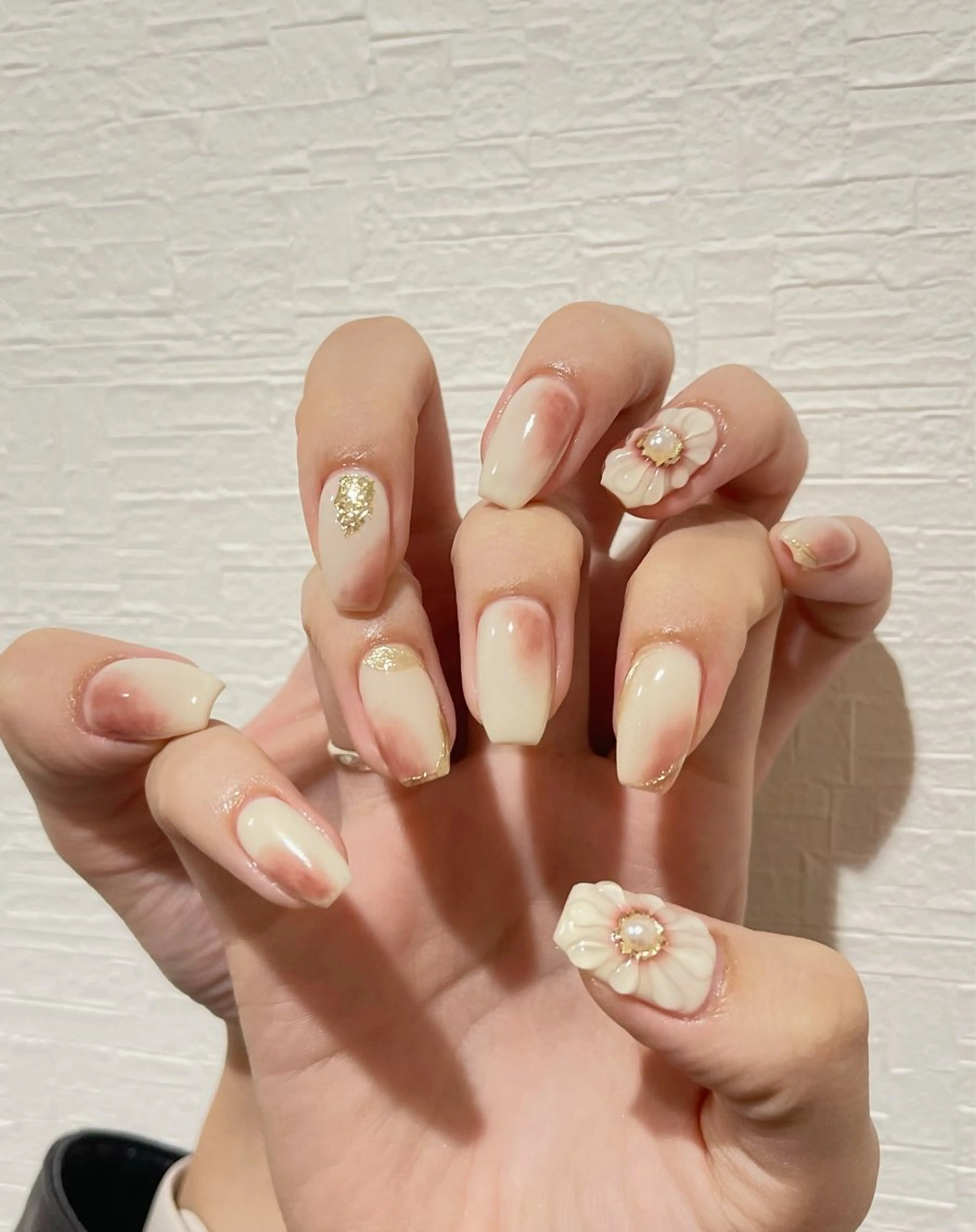 ネイル オーロラネイル 長さ出し フットネイル 韓国ネイル ラメ(グリッター) ハンドネイル 👍thumbs up nail👍のネイルデザイン