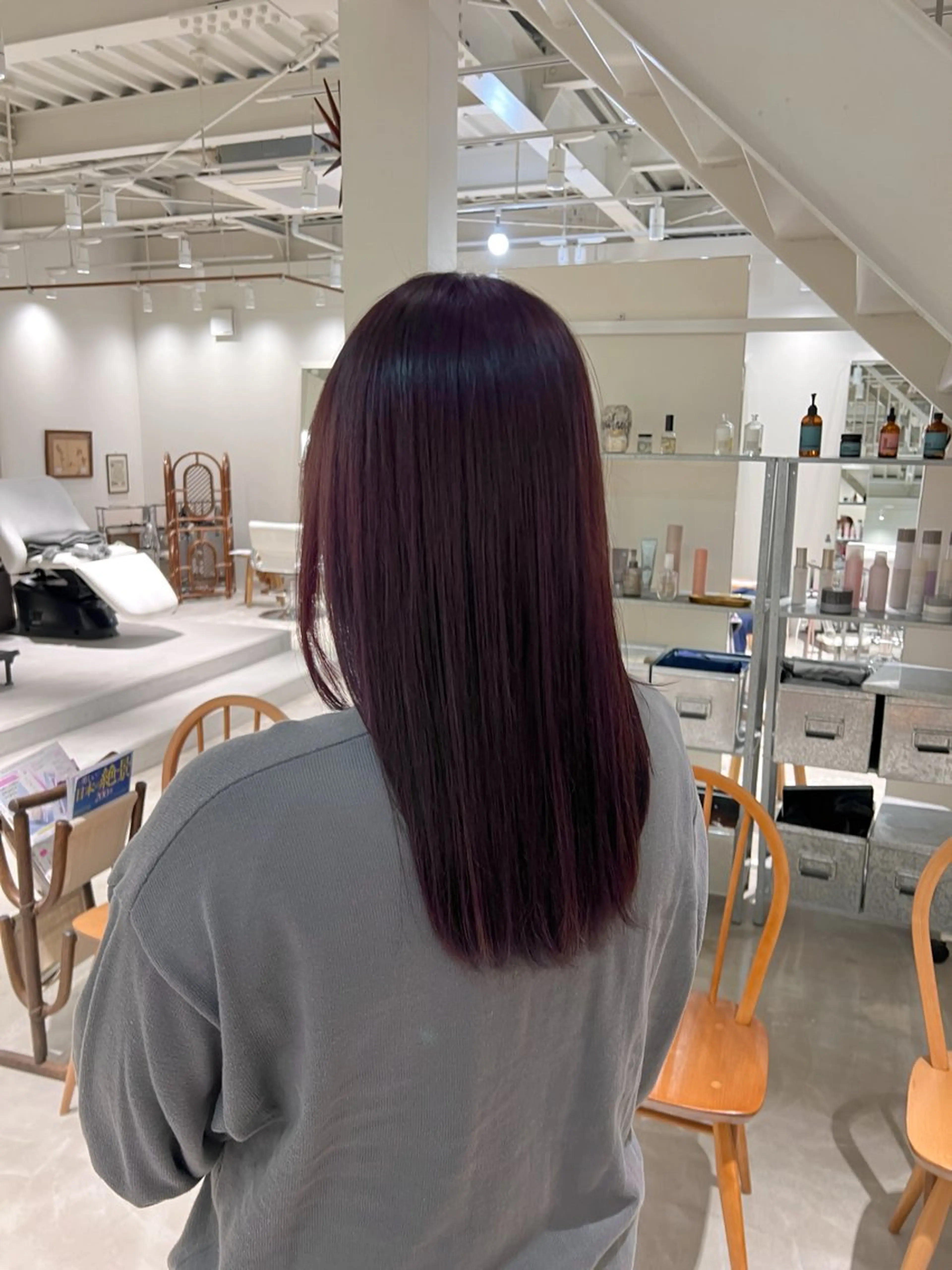 ロング カラー ブリーチ ブラウンカラー 透明感カラー ラベンダーカラー ヘアカラー 周東 芽依のヘアスタイル