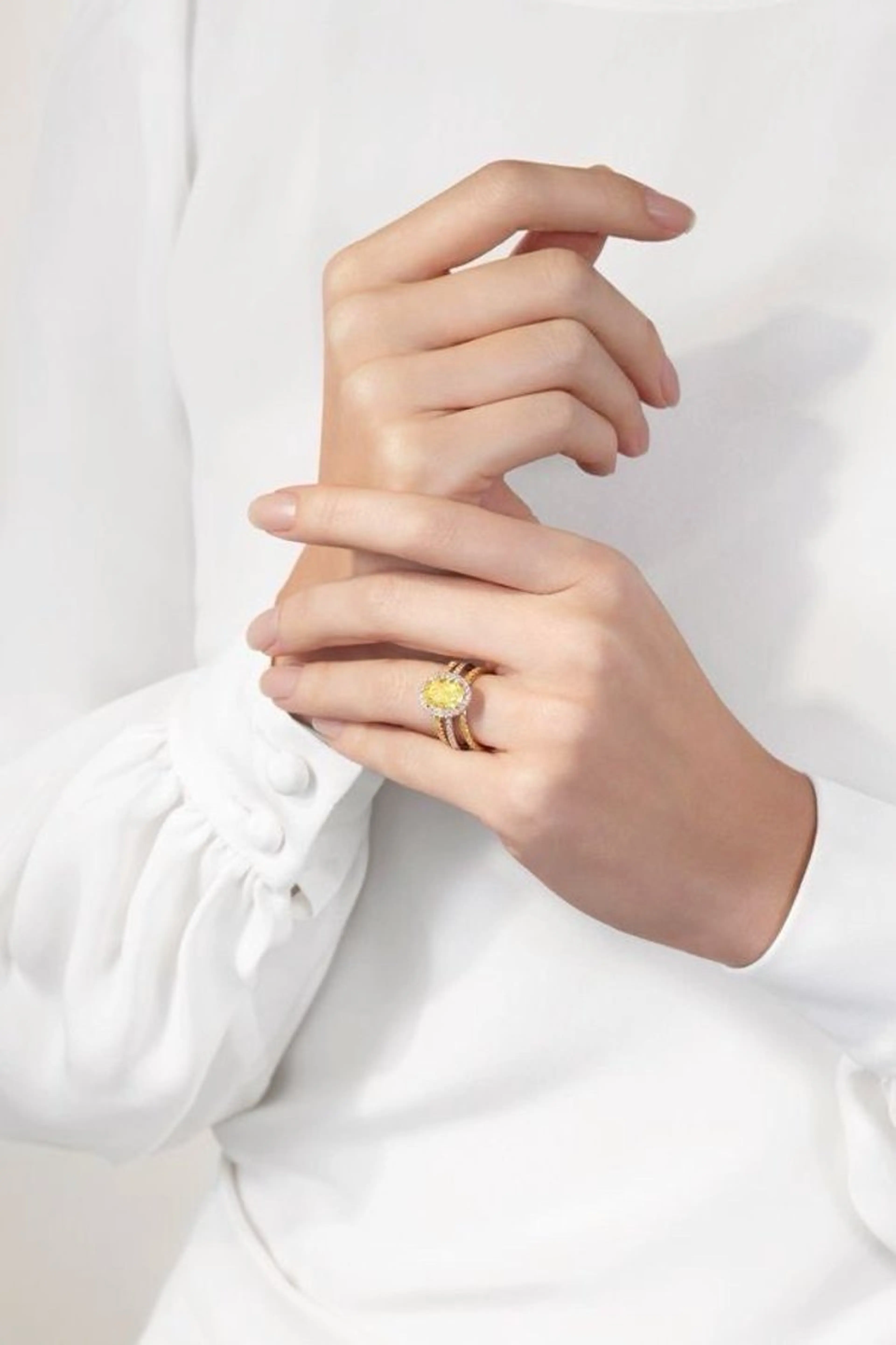 ネイル LUCULIA🫧 🐇Shimizuのネイルデザイン