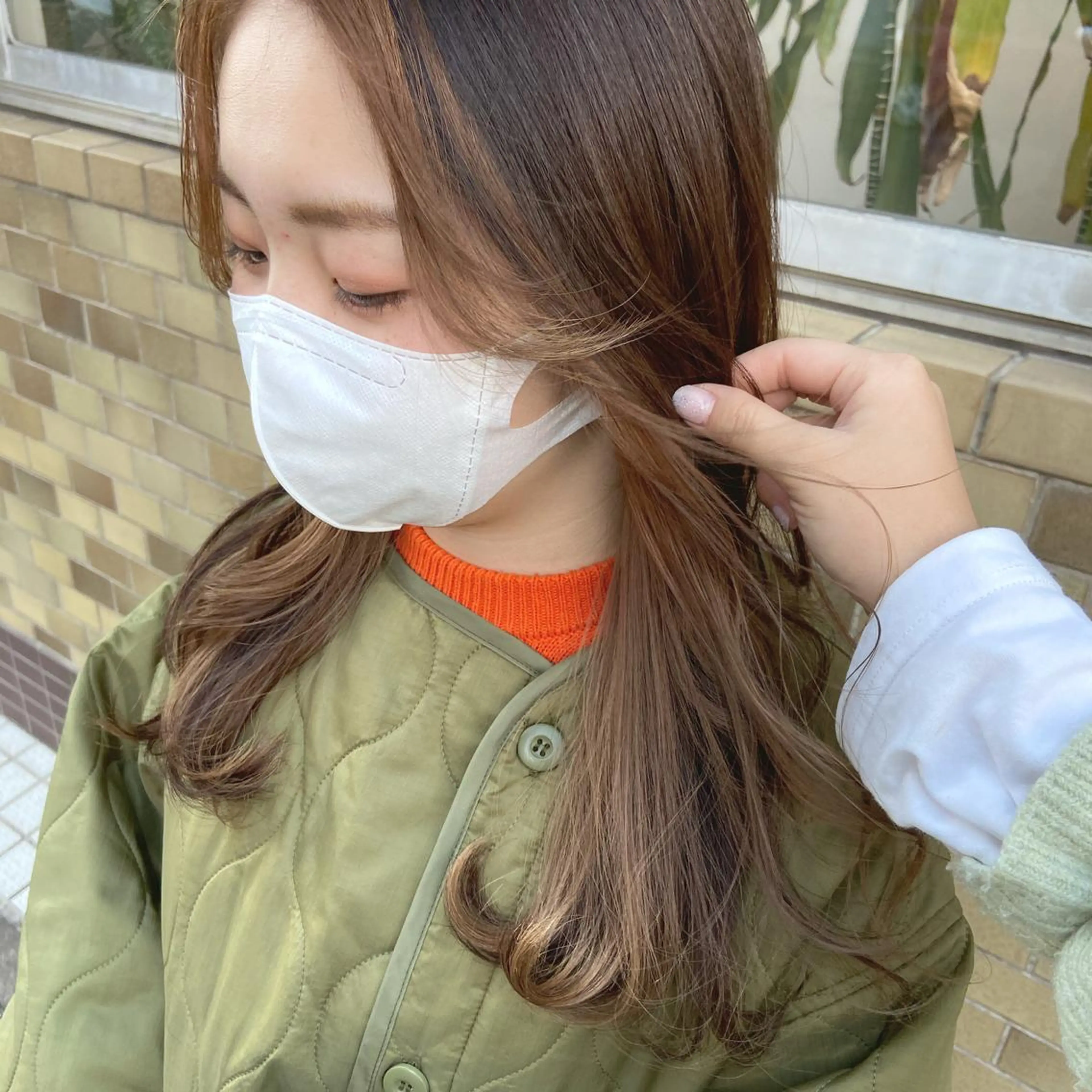 セミロング ミストバング 小玉 杏華のヘアスタイル