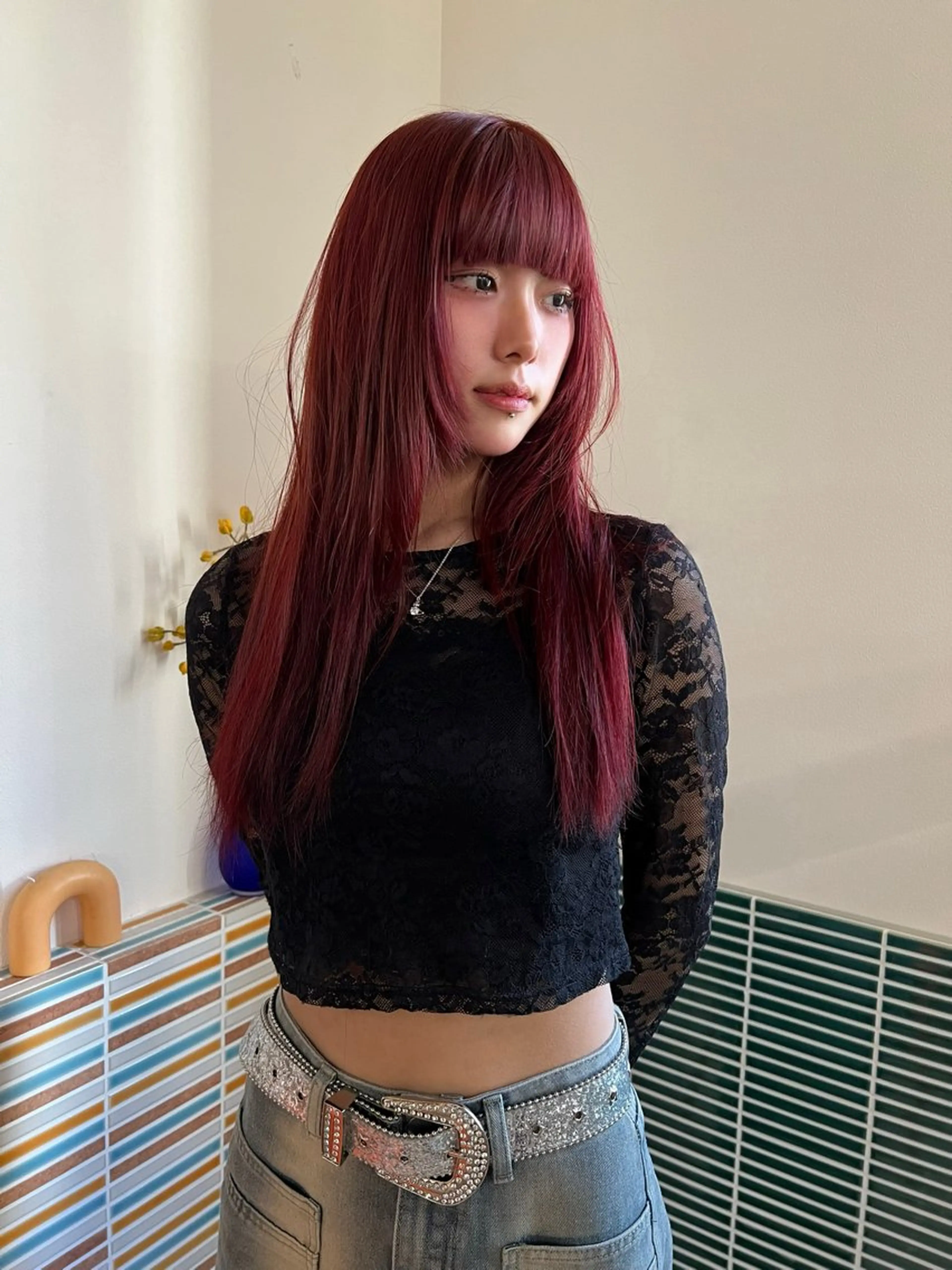 ロング ヘアカラー ミルクティーベージュ outaのヘアスタイル