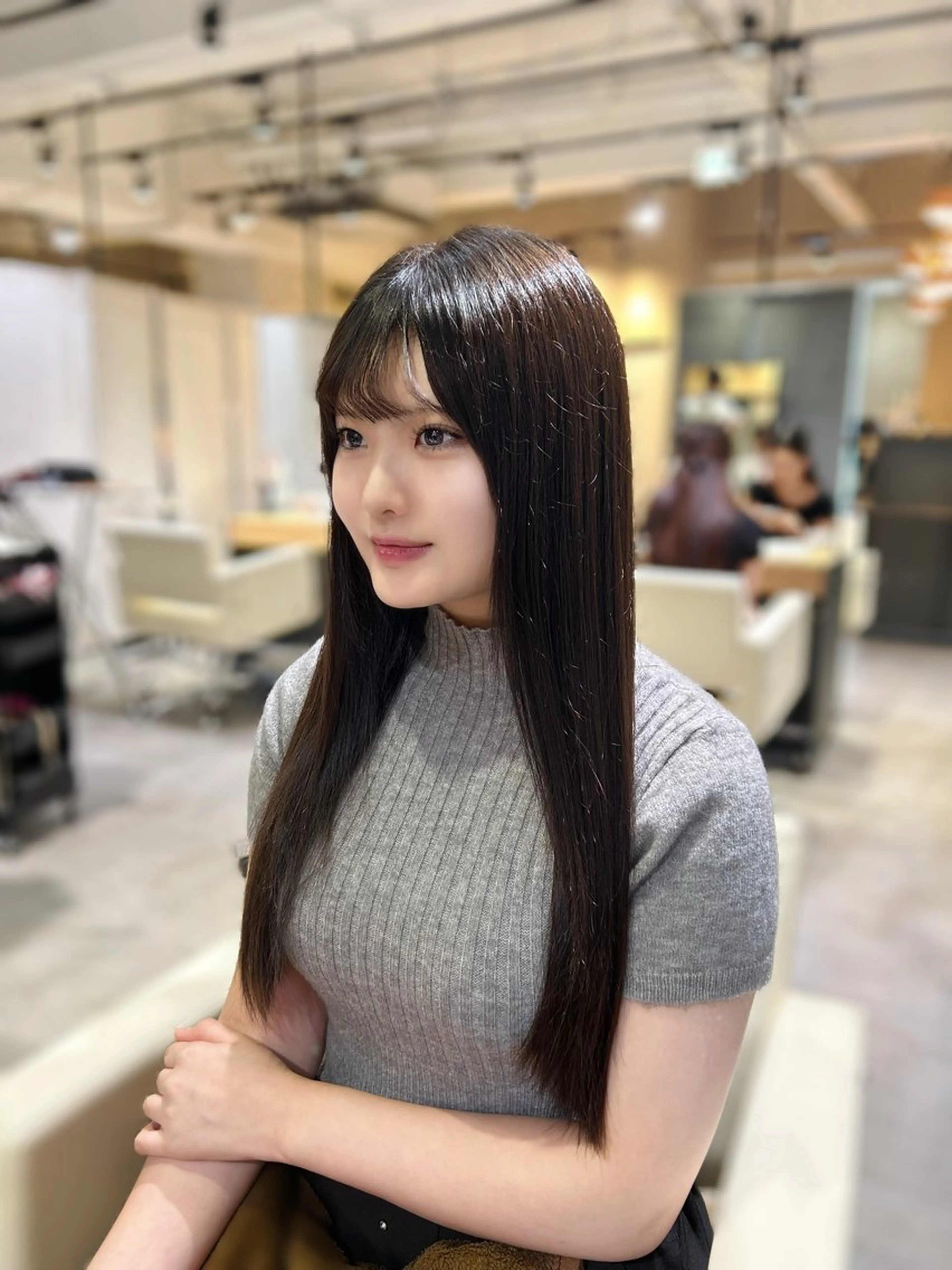 ロング カット 縮毛矯正 谷 亜澄のヘアスタイル