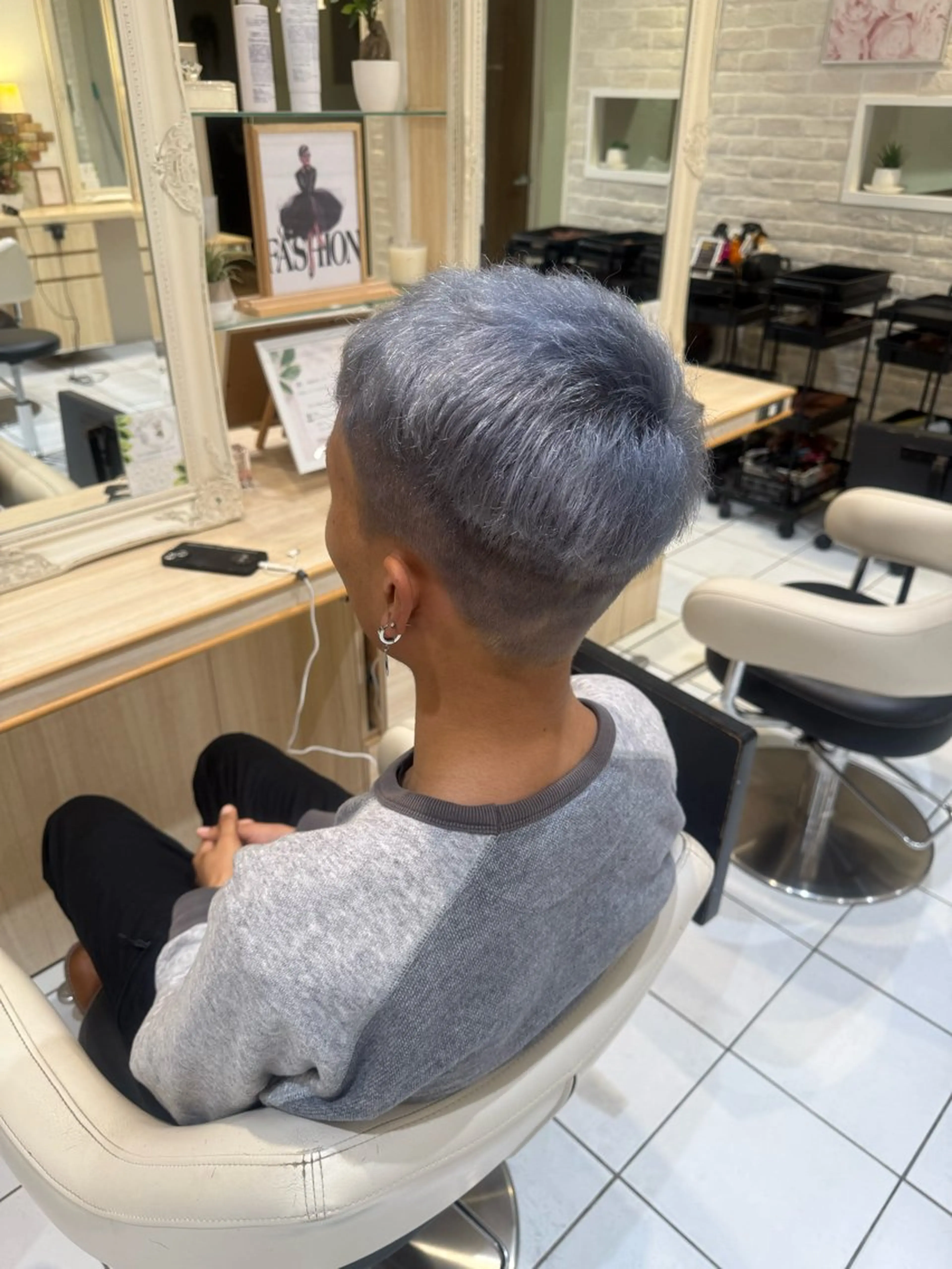 🦋カット➕ブリーチ2回➕オンカラー🦋の写真