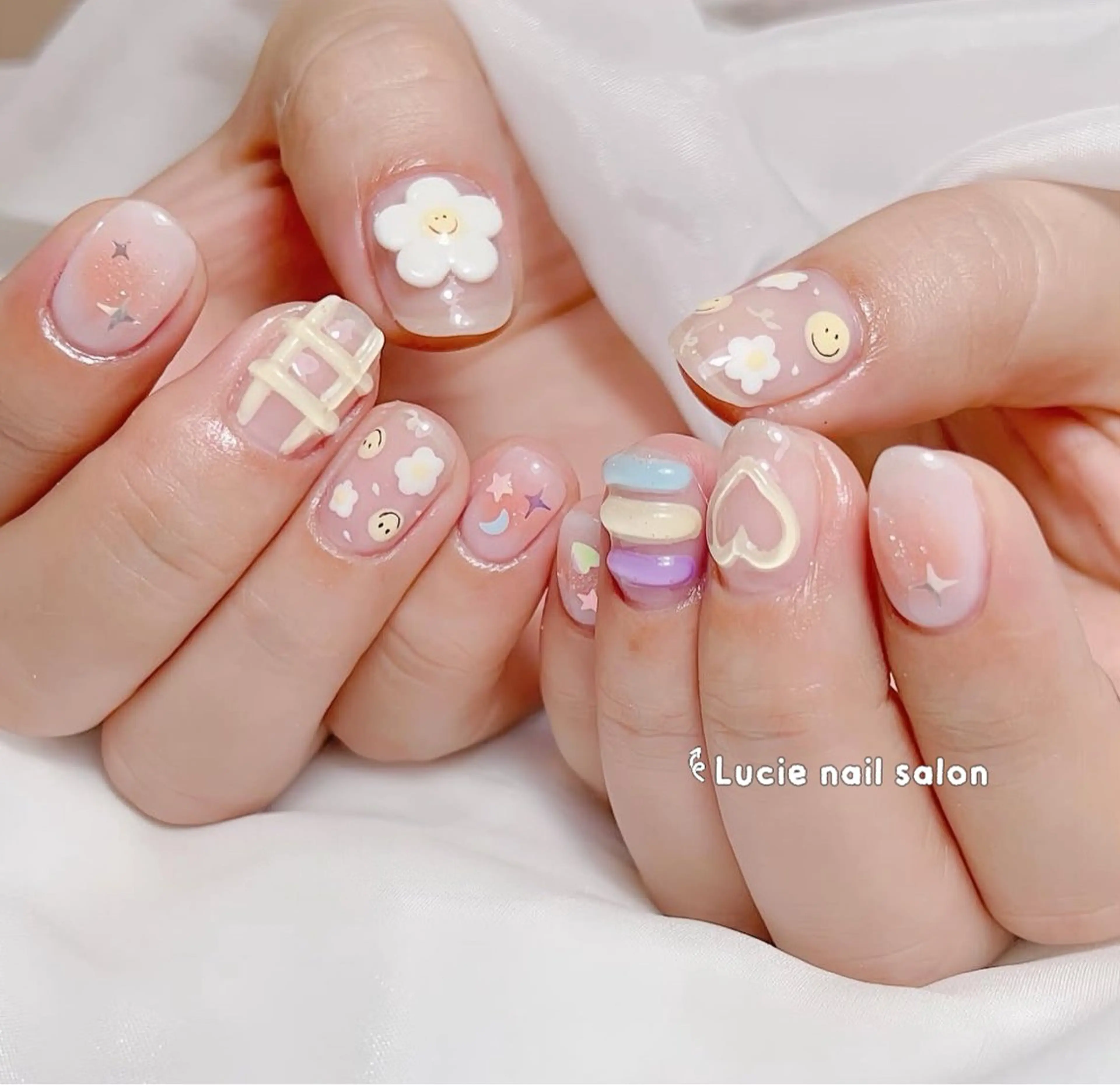 ネイル ハンドネイル LUCIE NAILのネイルデザイン