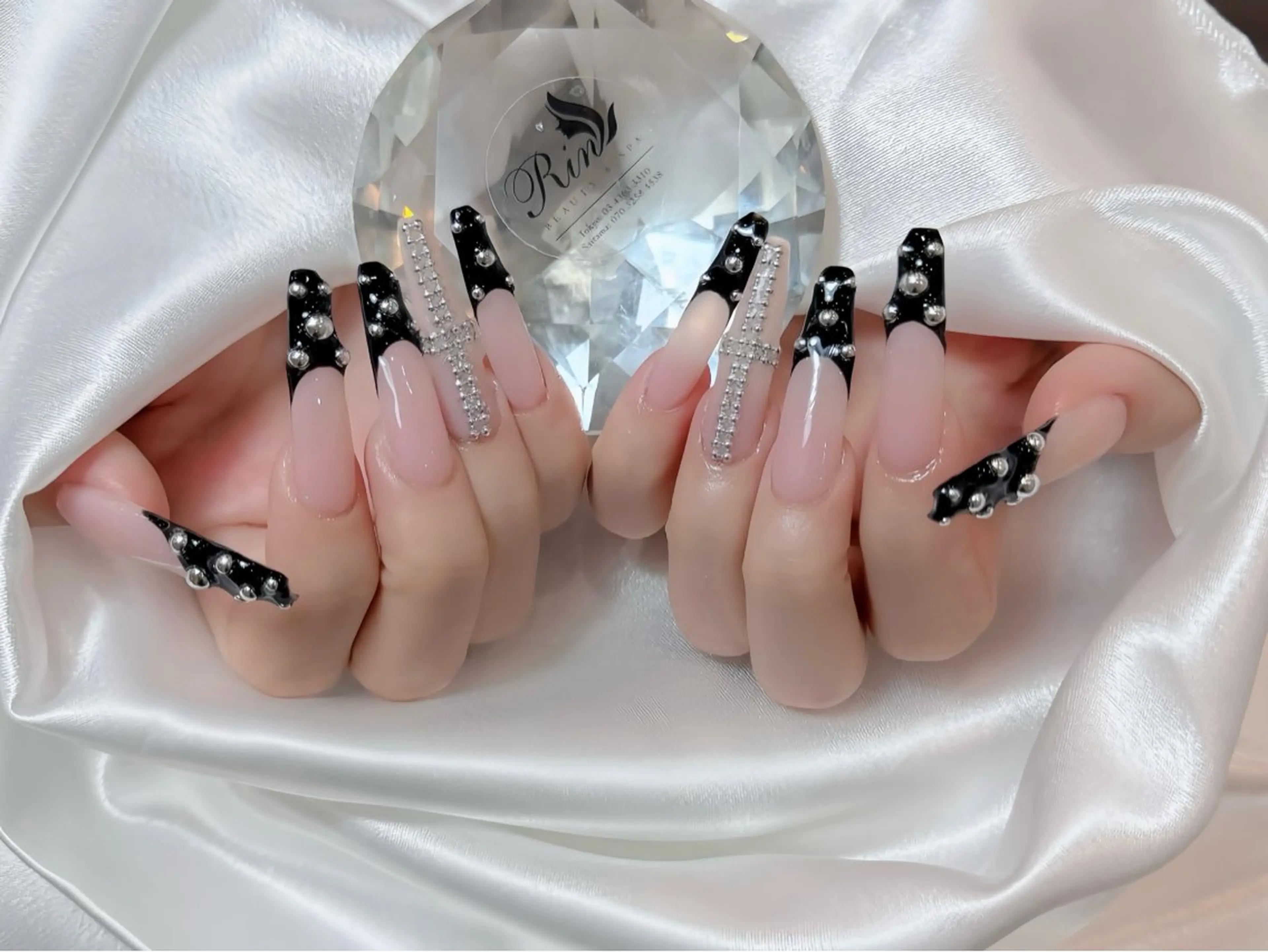 ネイル フレンチネイル ハート 韓国ネイル マグネットネイル マグネットフレンチ ハンドネイル Emi Studioのネイルデザイン