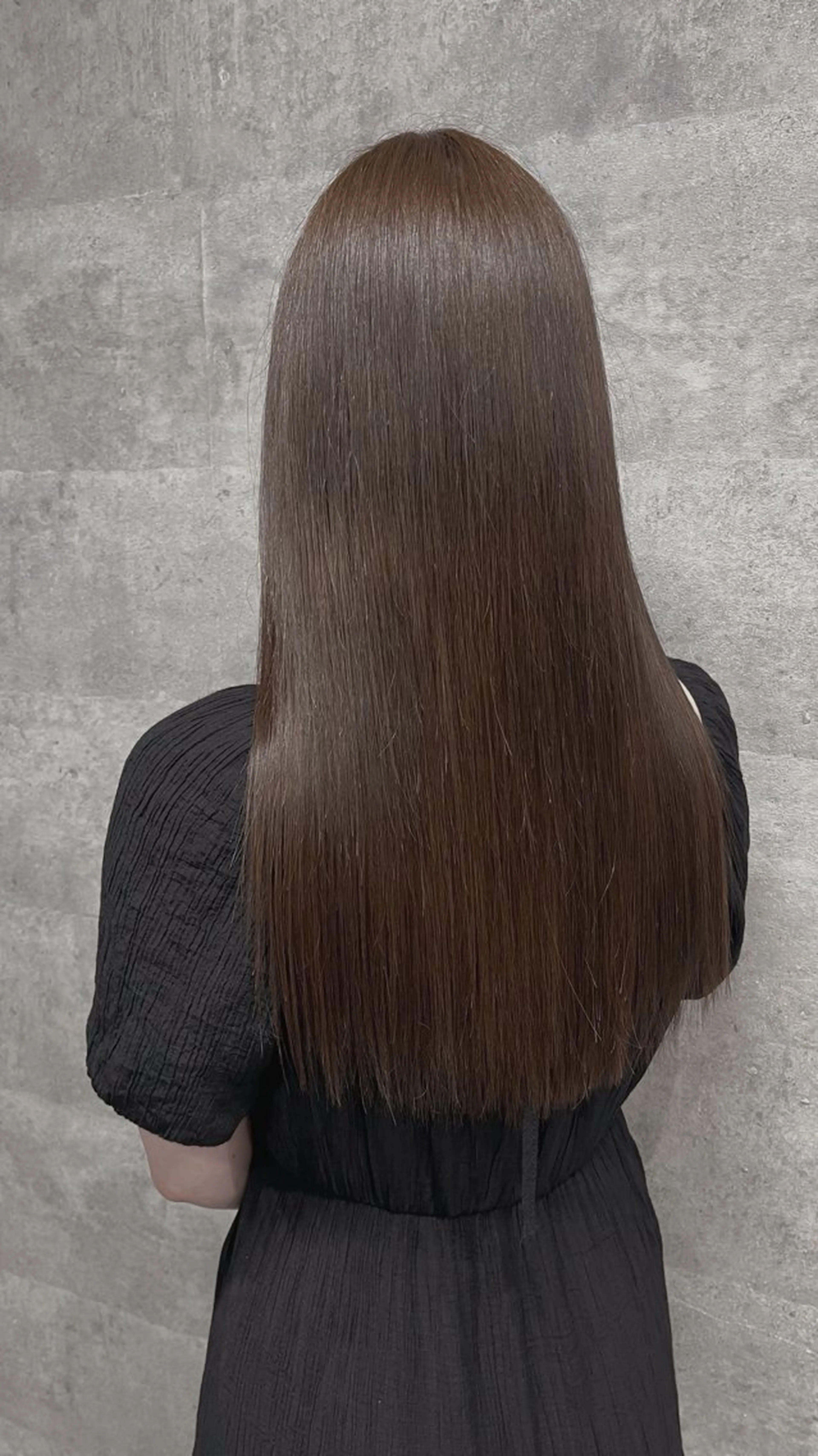 ロング カラー HOHOMI （ほほみ）のヘアスタイル