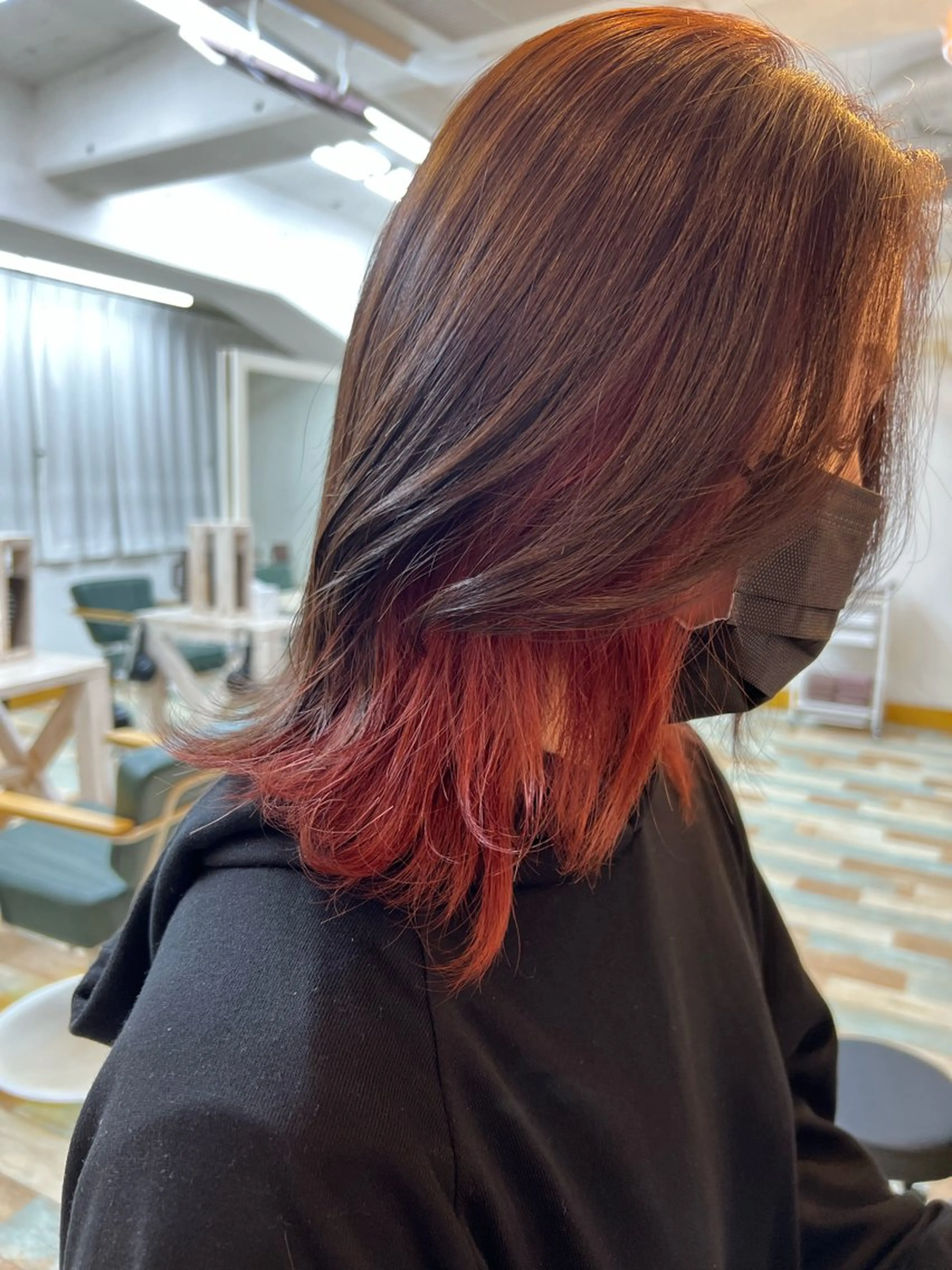 セミロング カラー デザインカラー レッドカラー カット ヘアカラー トリートメント KANA/ボブ/ インナーカラー/艶髪のヘアスタイル