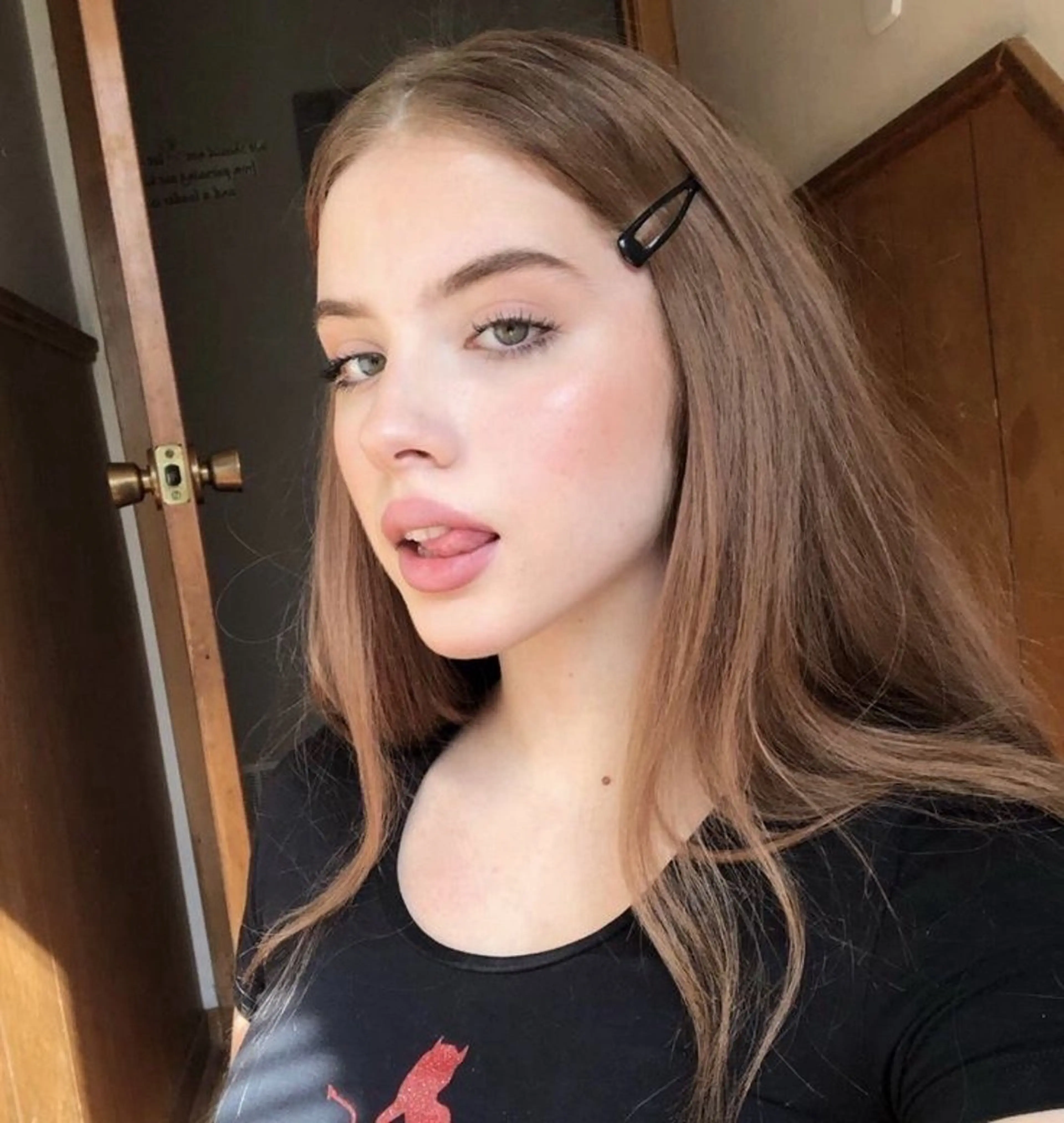 カラー パーマ ヘアアレンジ メンズ カット 縮毛矯正 トリートメント ヘッドスパ ヘアセット 🥯縮毛/レイヤー/ ベージュヘア🥯のヘアスタイル